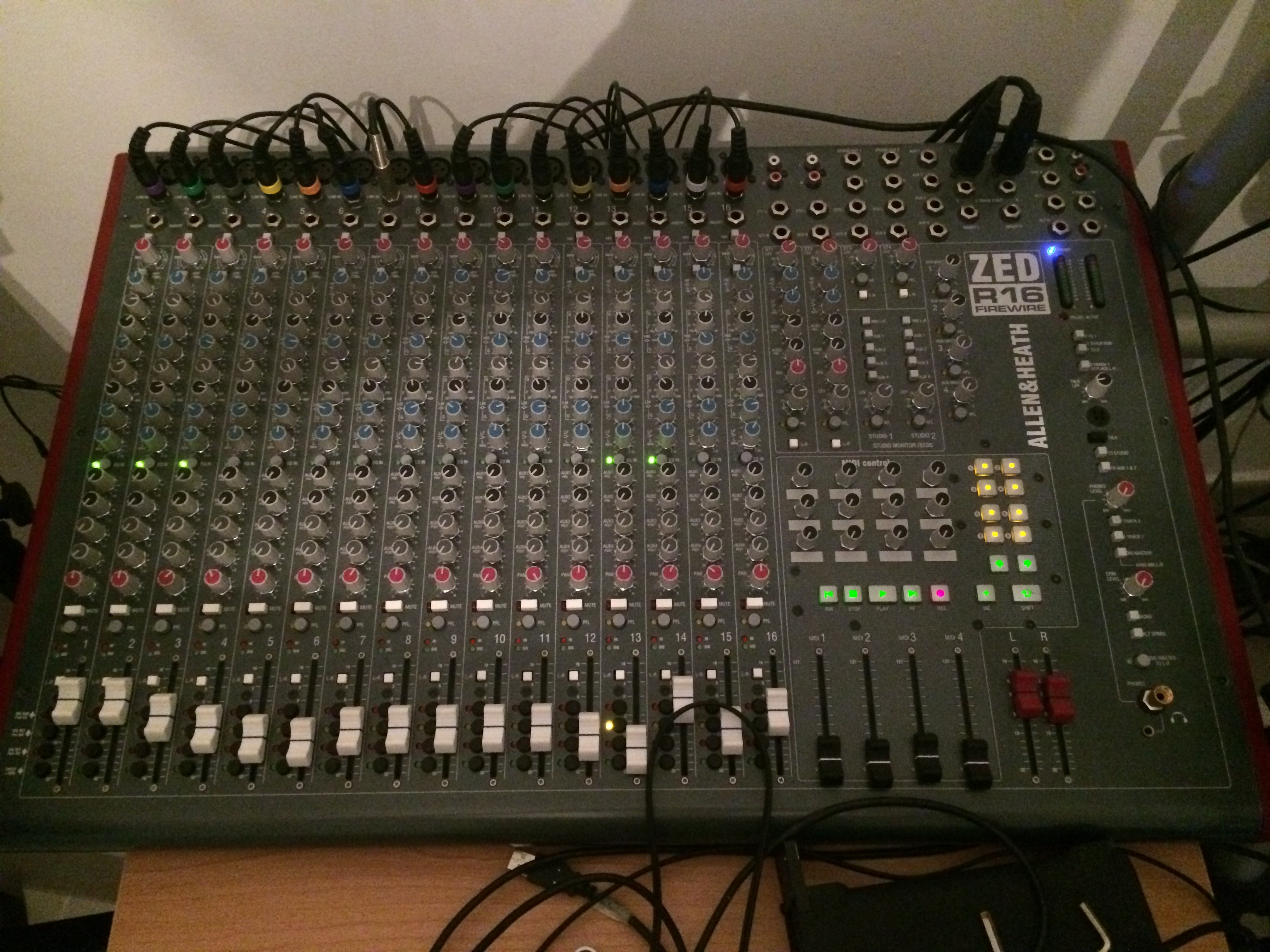 Photo Allen & Heath ZEDR16 Allen & Heath ZEDR16 (25063) (887013
