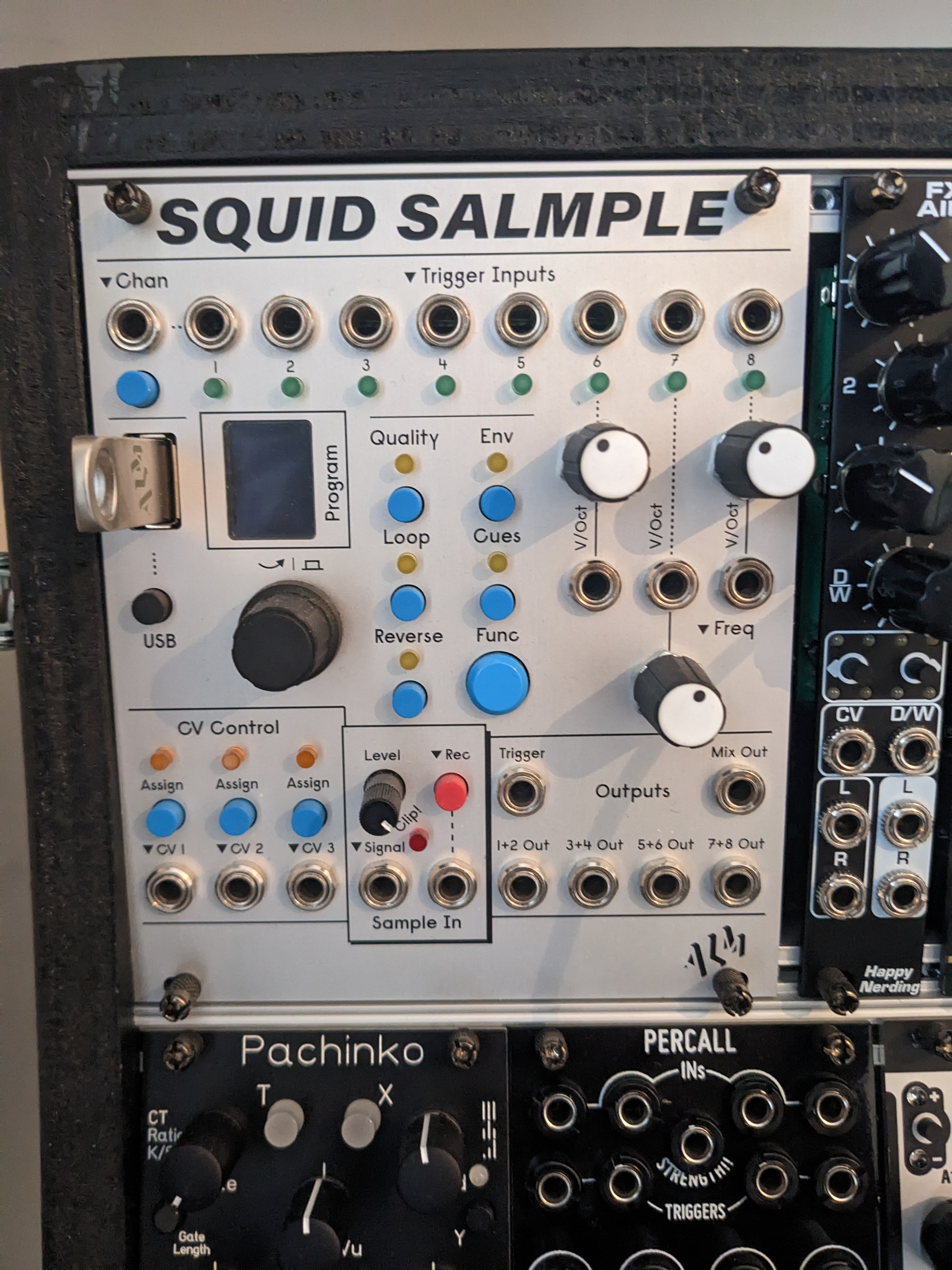 ALM022: Squid Salmpler ALM Busy Circuit - Audiofanzine