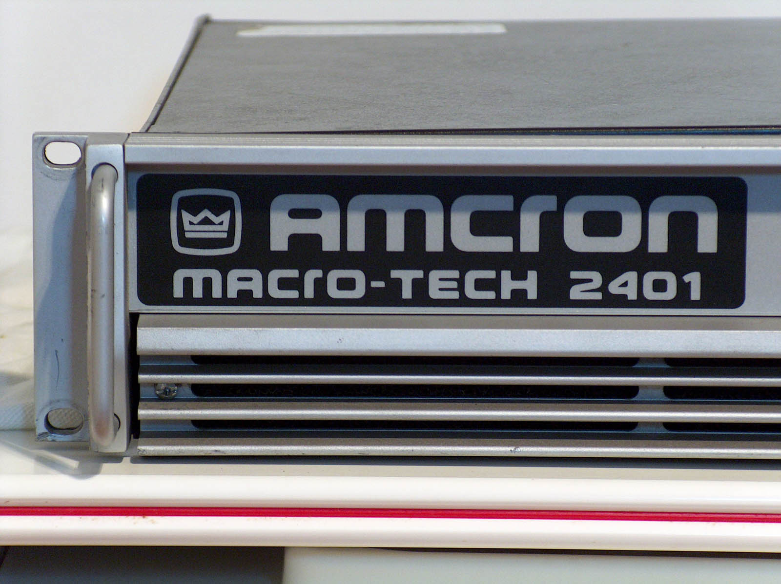 Amcron MacroTech 2401 image (1773964) Audiofanzine