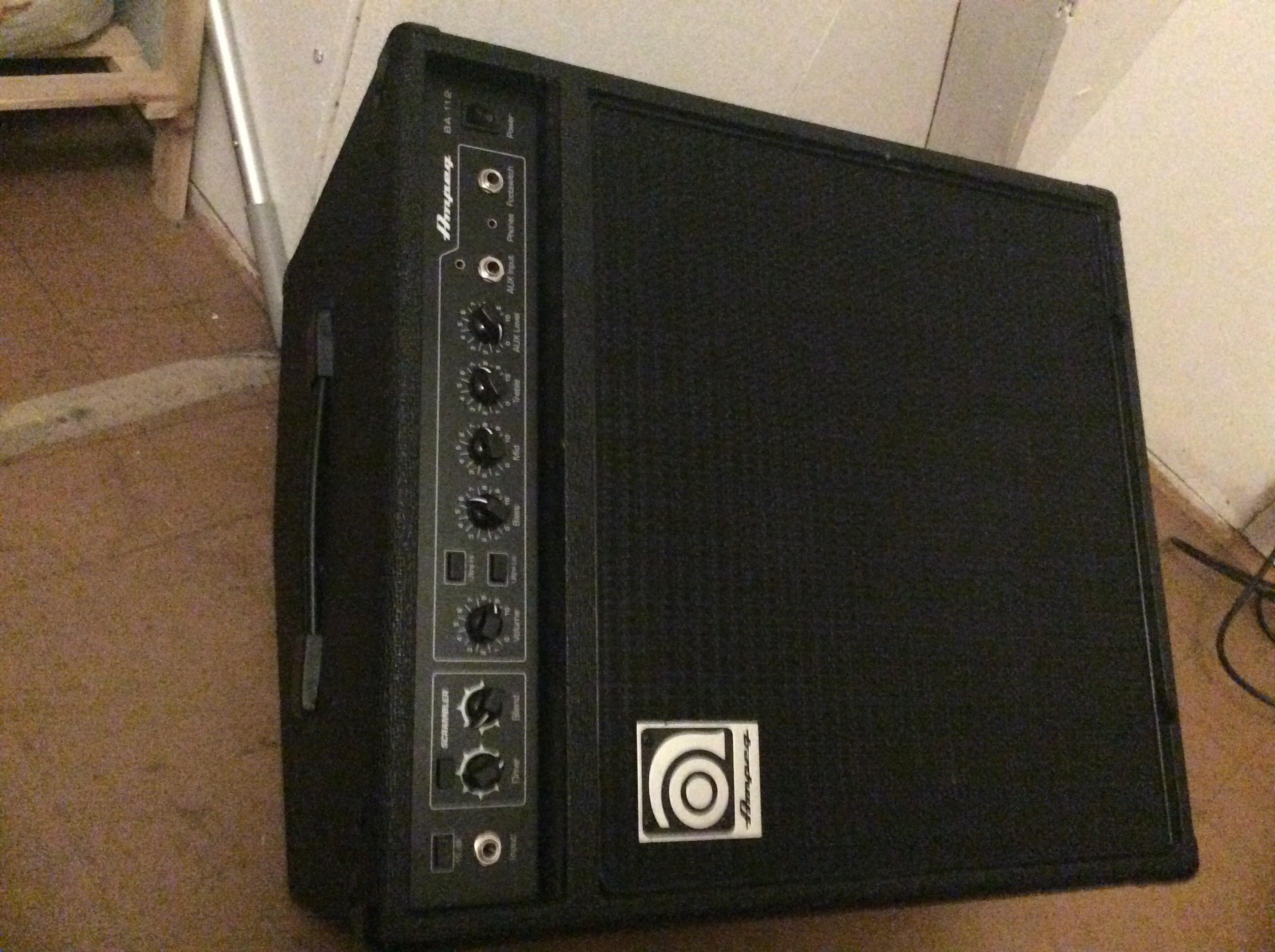 BA112 v2 Ampeg BA112 v2 Audiofanzine