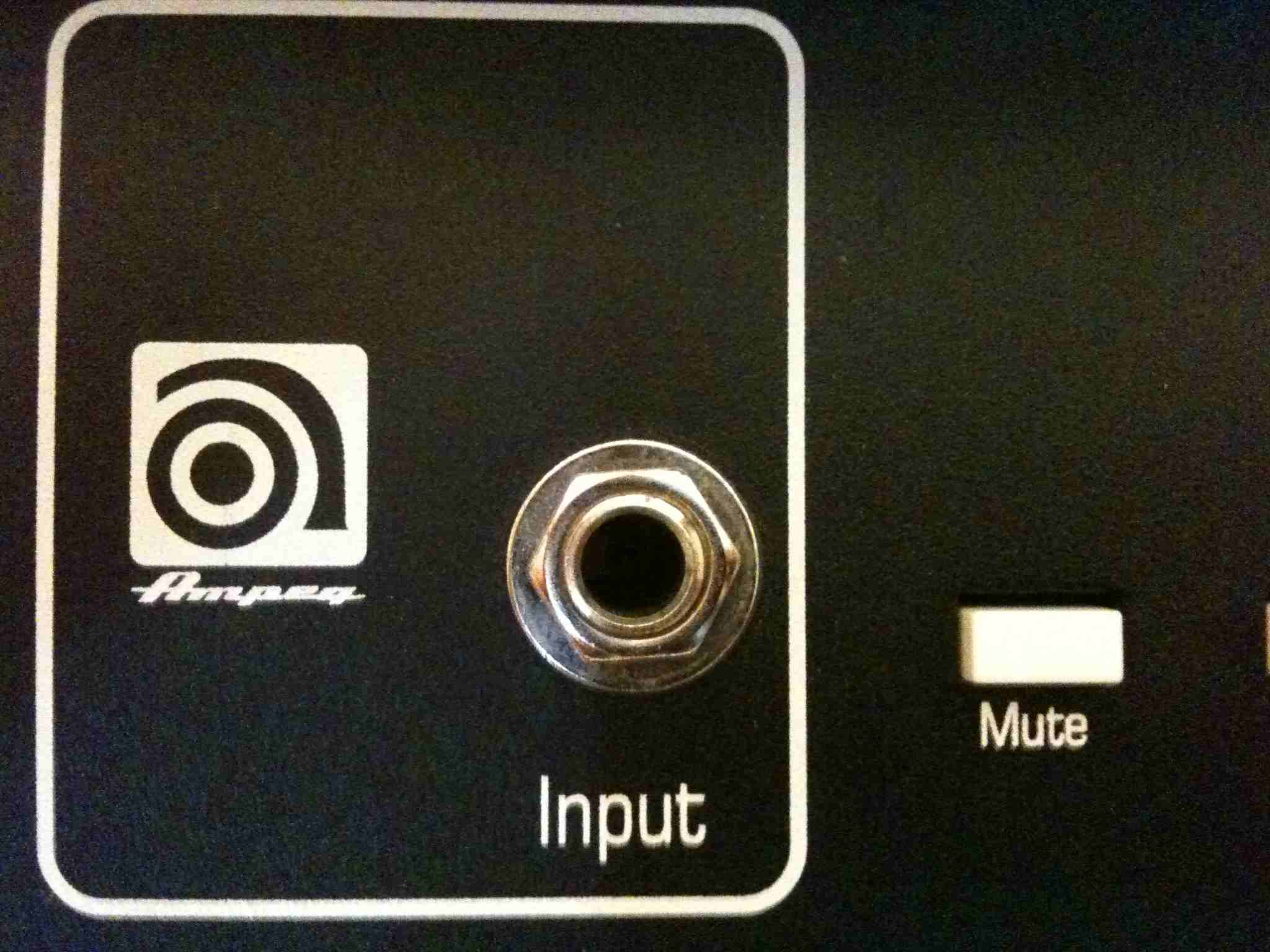 Photo Ampeg BA500 Ampeg BA500 (53696) (615552) Audiofanzine