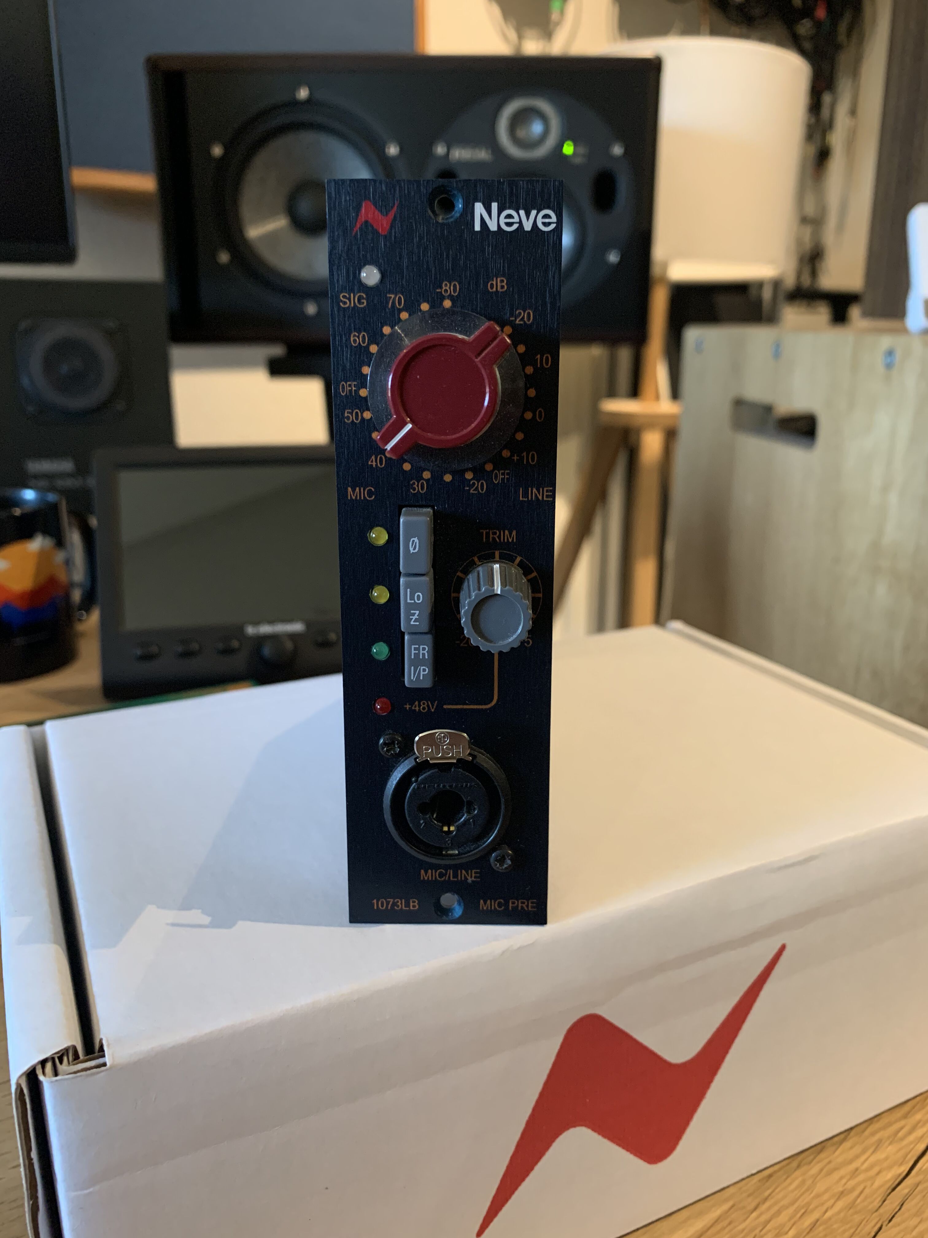 1073LB Mono Mic Preamp module AMSNeve Audiofanzine