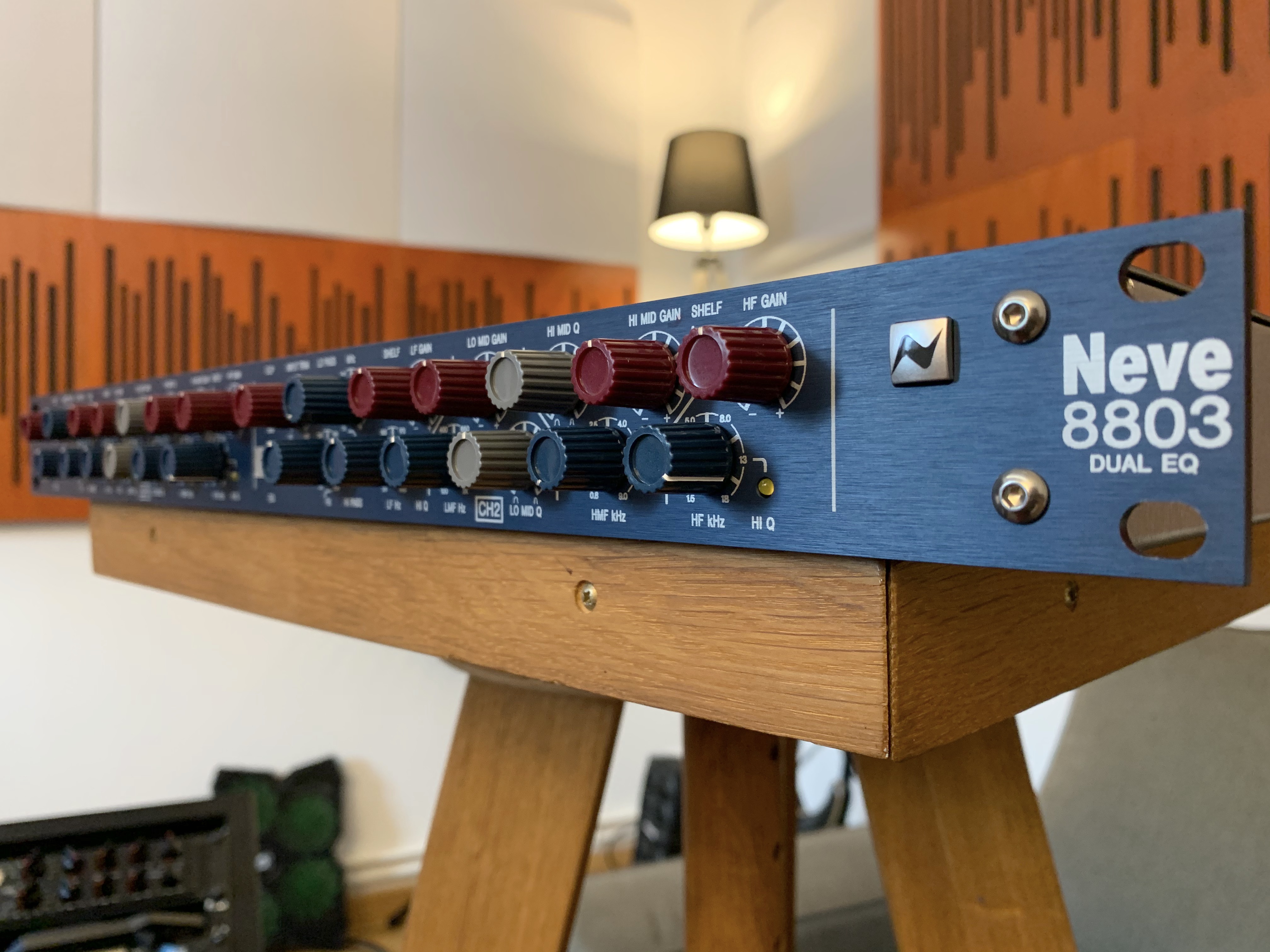 8803 AMS Neve 8803 Audiofanzine
