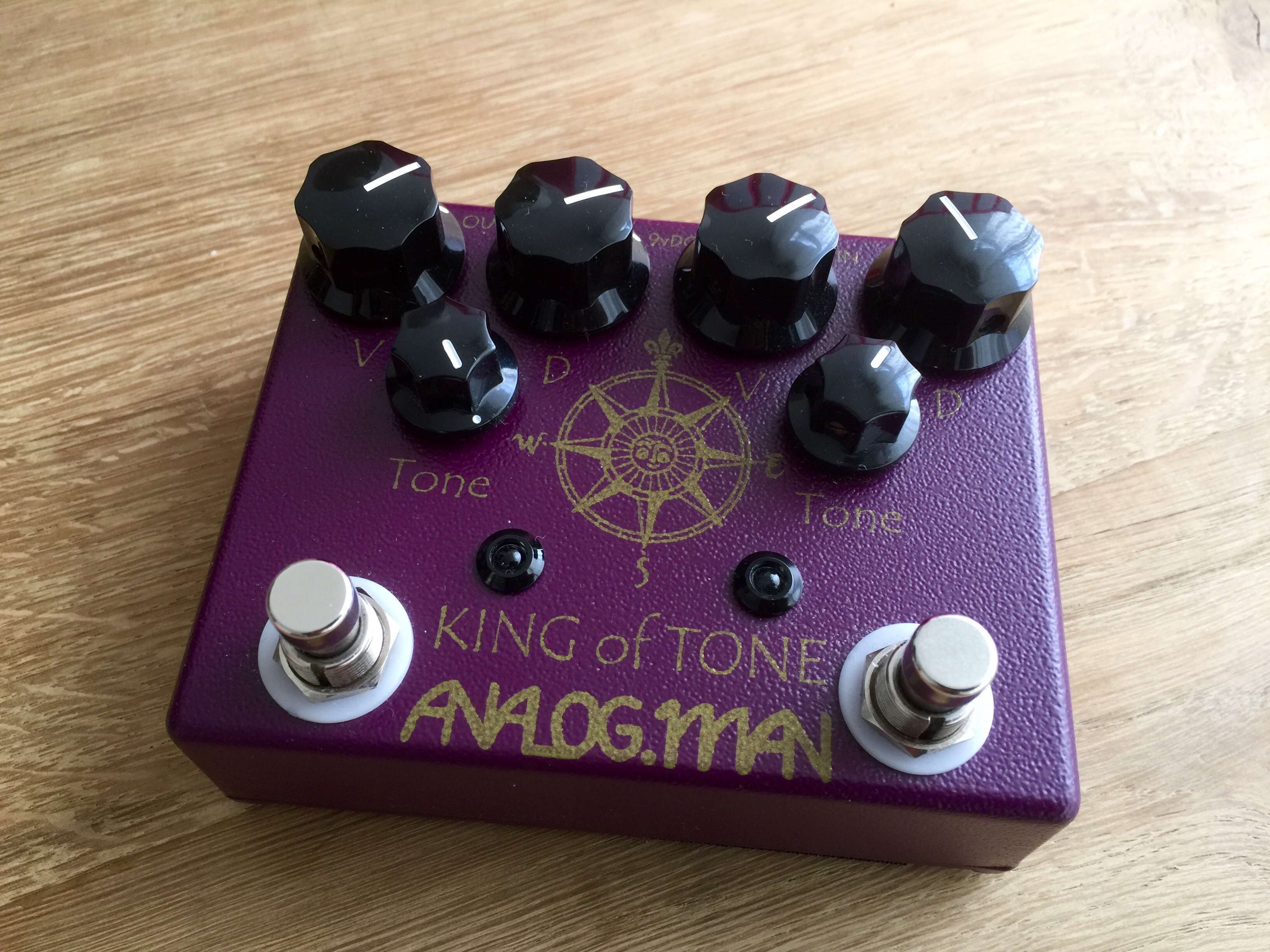 5 tone. Fuzz King Tone красный инструменты. Analog man King of Tone inside.