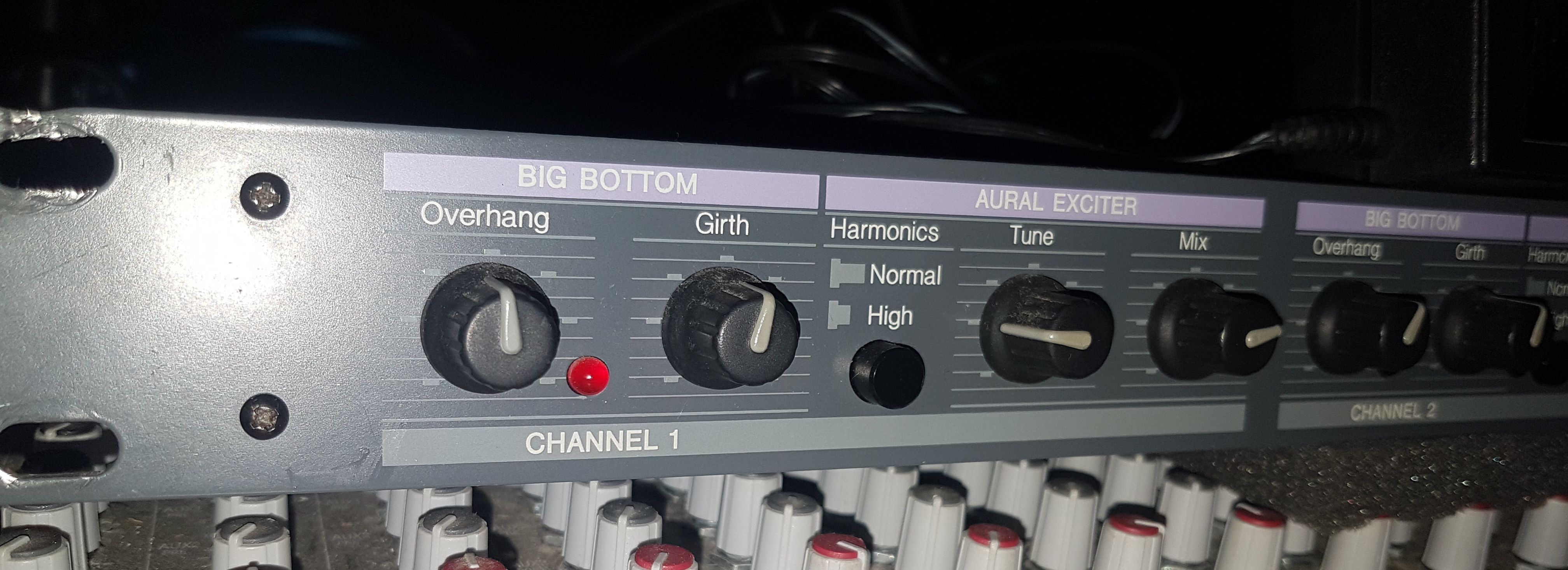 104 Aural Exciter Type C2 Aphex 104 Aural Exciter Type C2 Audiofanzine