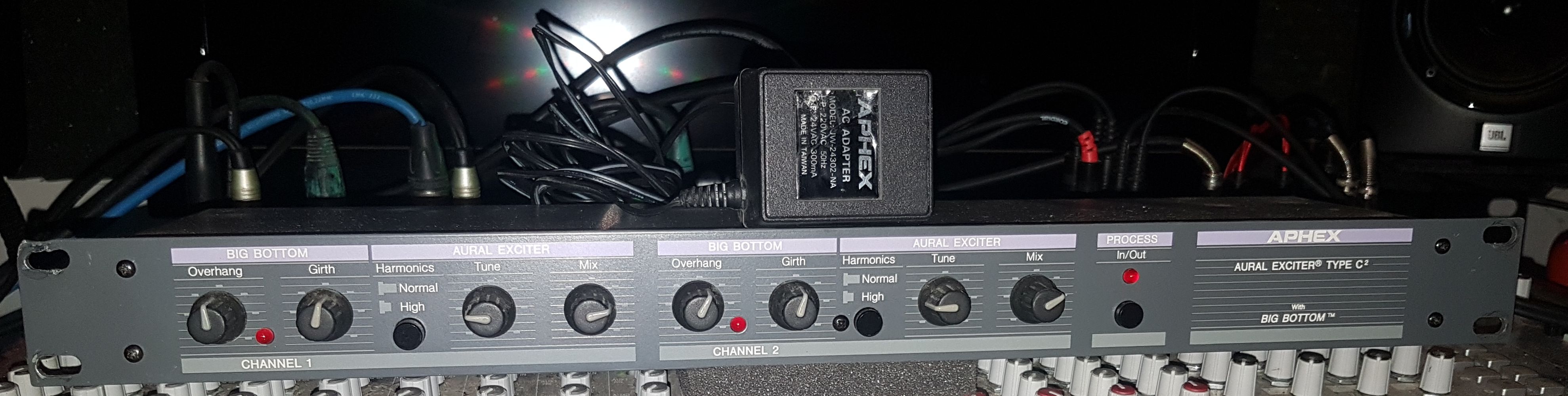 104 Aural Exciter Type C2 Aphex 104 Aural Exciter Type C2 Audiofanzine