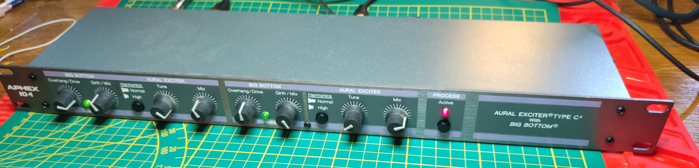 104 Aural Exciter Type C2 Aphex 104 Aural Exciter Type C2 Audiofanzine