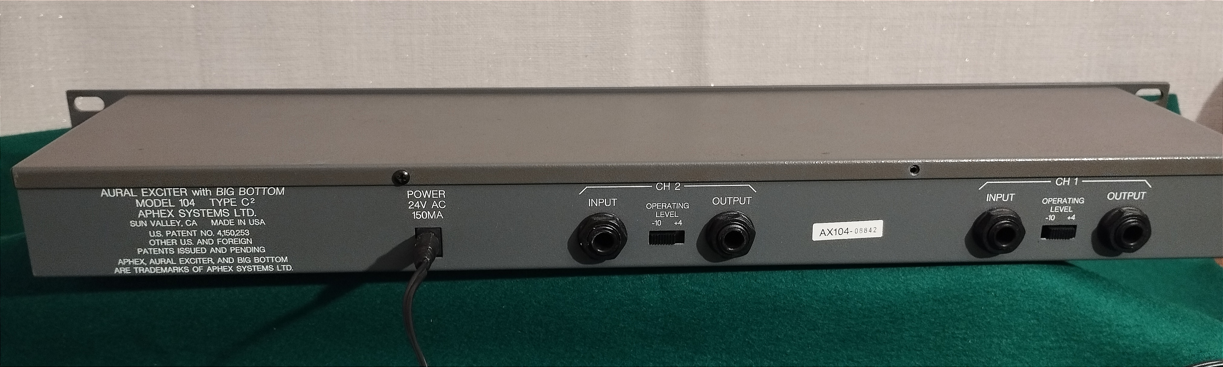 104 Aural Exciter Type C2 Aphex 104 Aural Exciter Type C2 Audiofanzine