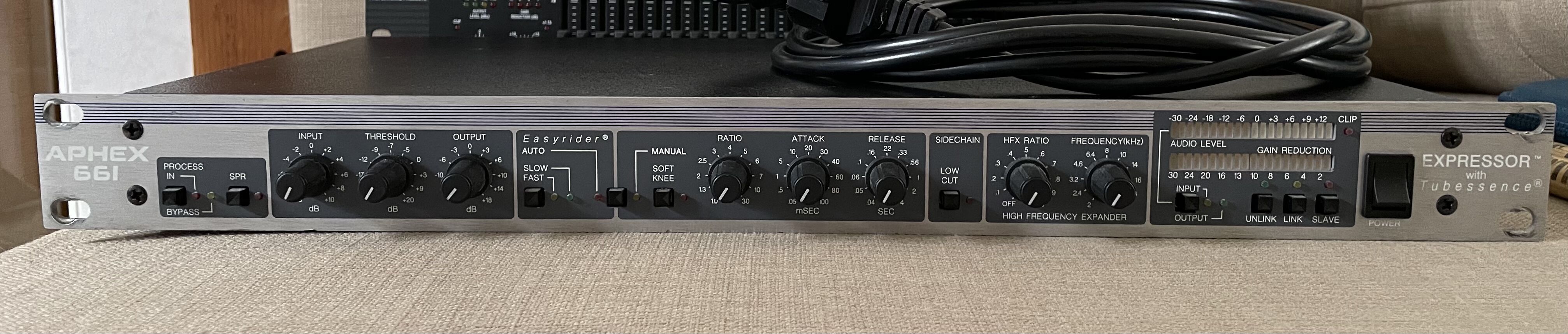 661 Tube Compressor / Limiter Aphex Audiofanzine