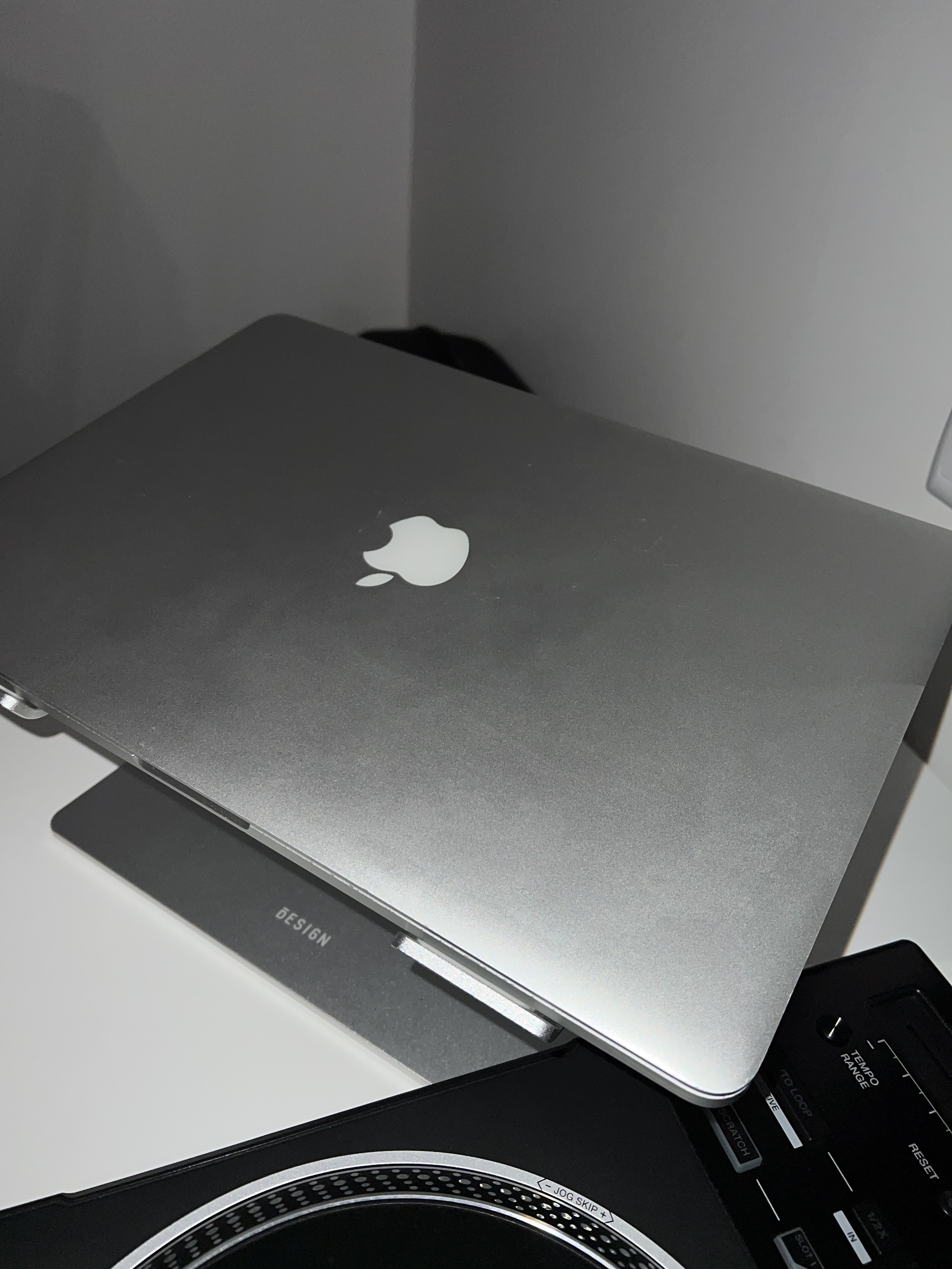 MacBook Pro (Retina, 15 pouces, mi-2015) - Caractéristiques