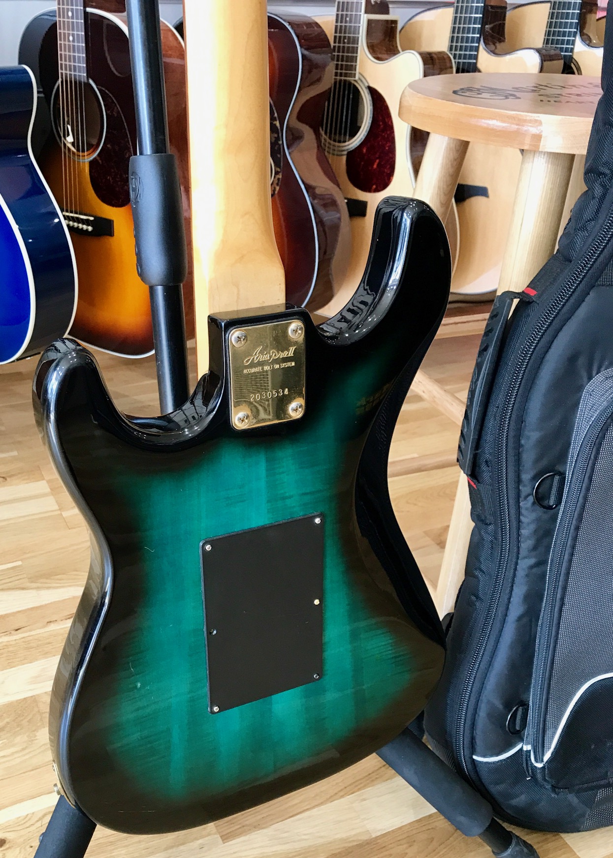 PRO 2 MAD AXE Aria Pro 2 Mad Axe Audiofanzine