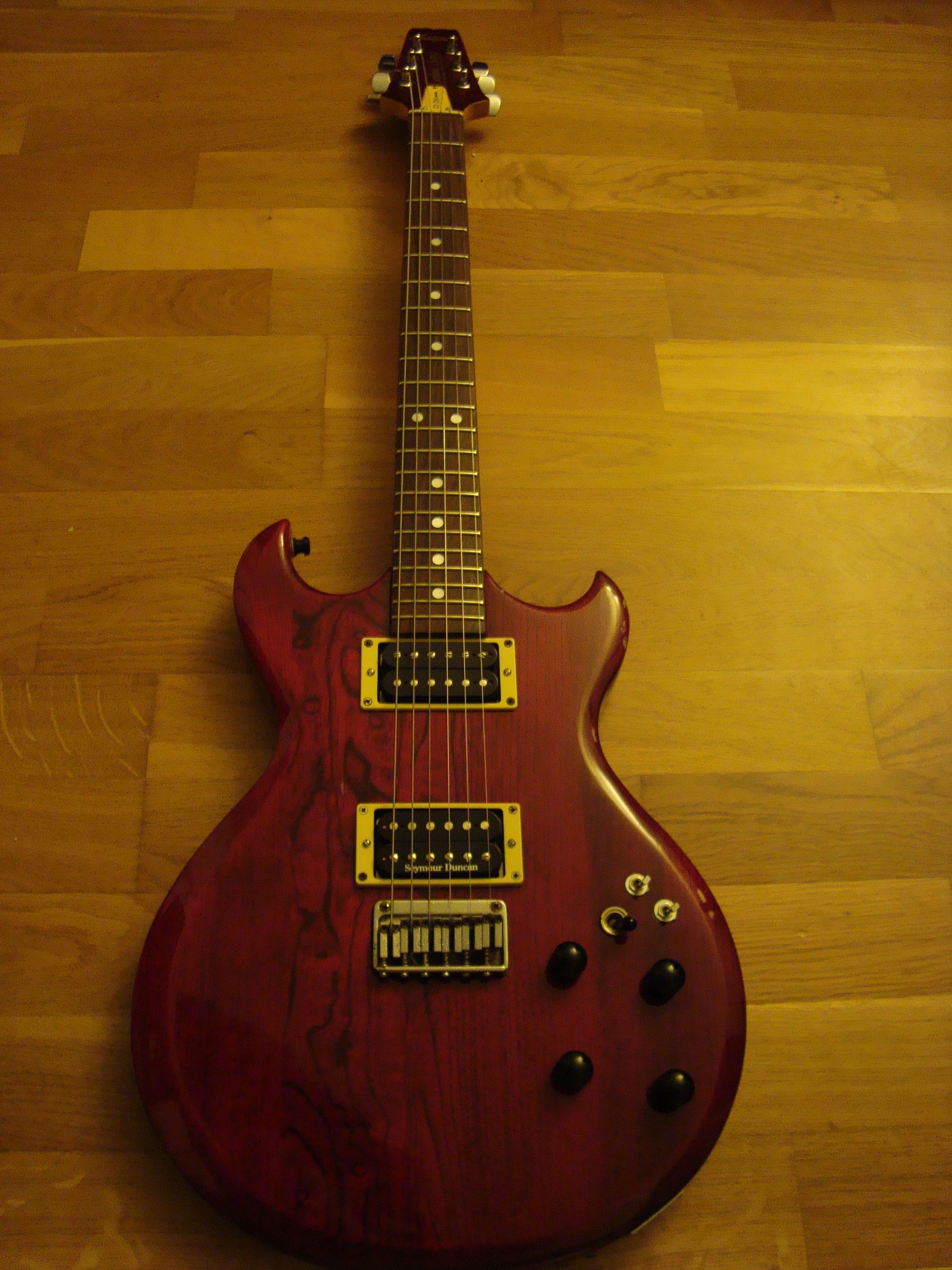 Aria Pro II Cardinal CS350 image (488643) Audiofanzine