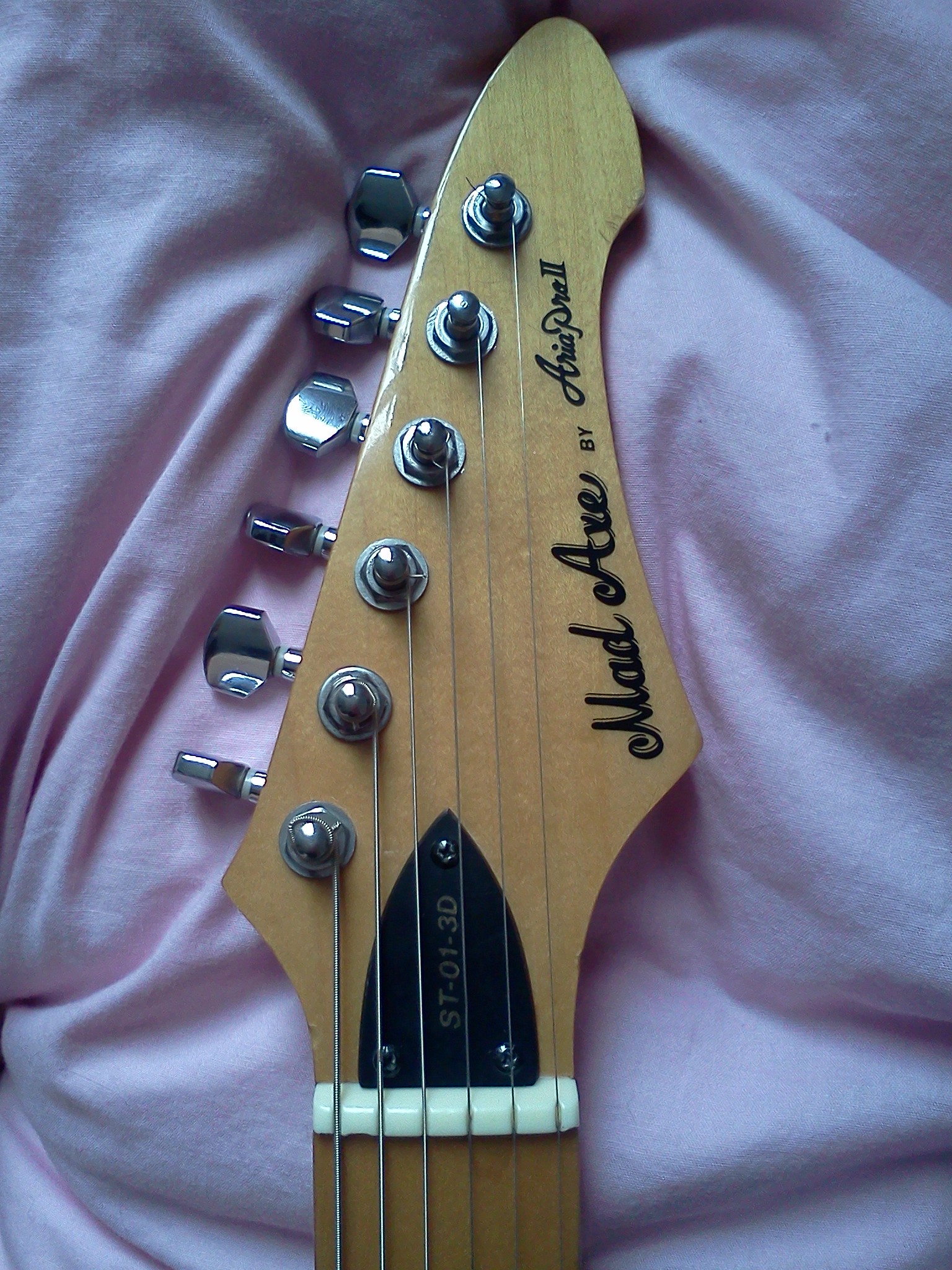 Aria Pro II Mad Axe ST013D image (931148) Audiofanzine