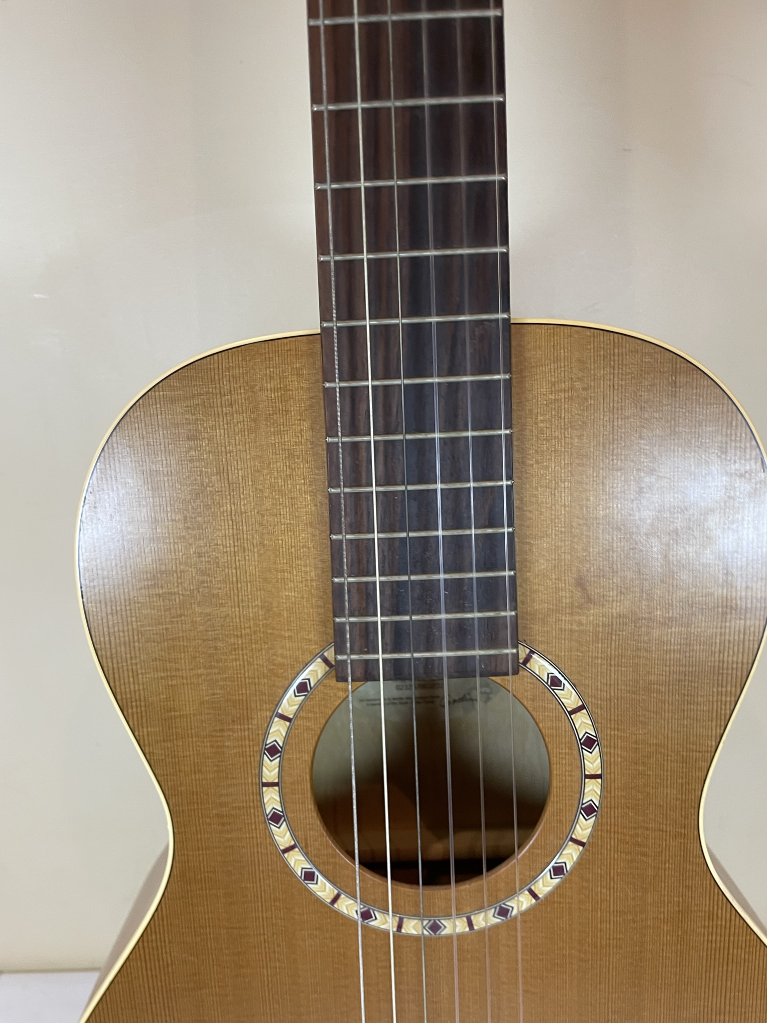 Ami Nylon Cedar - Art & Lutherie Ami Nylon Cedar - Audiofanzine