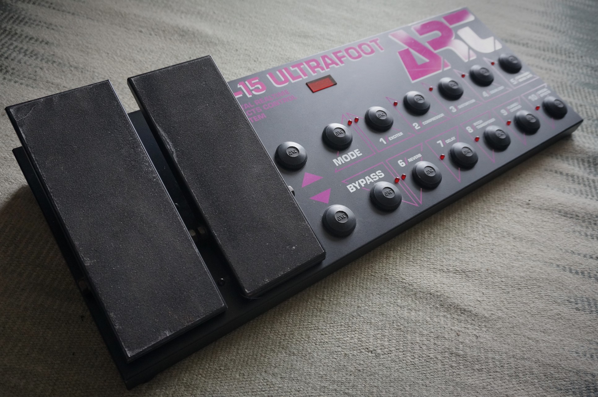 X15 ULTRAFOOT Art X15 UltraFoot Audiofanzine