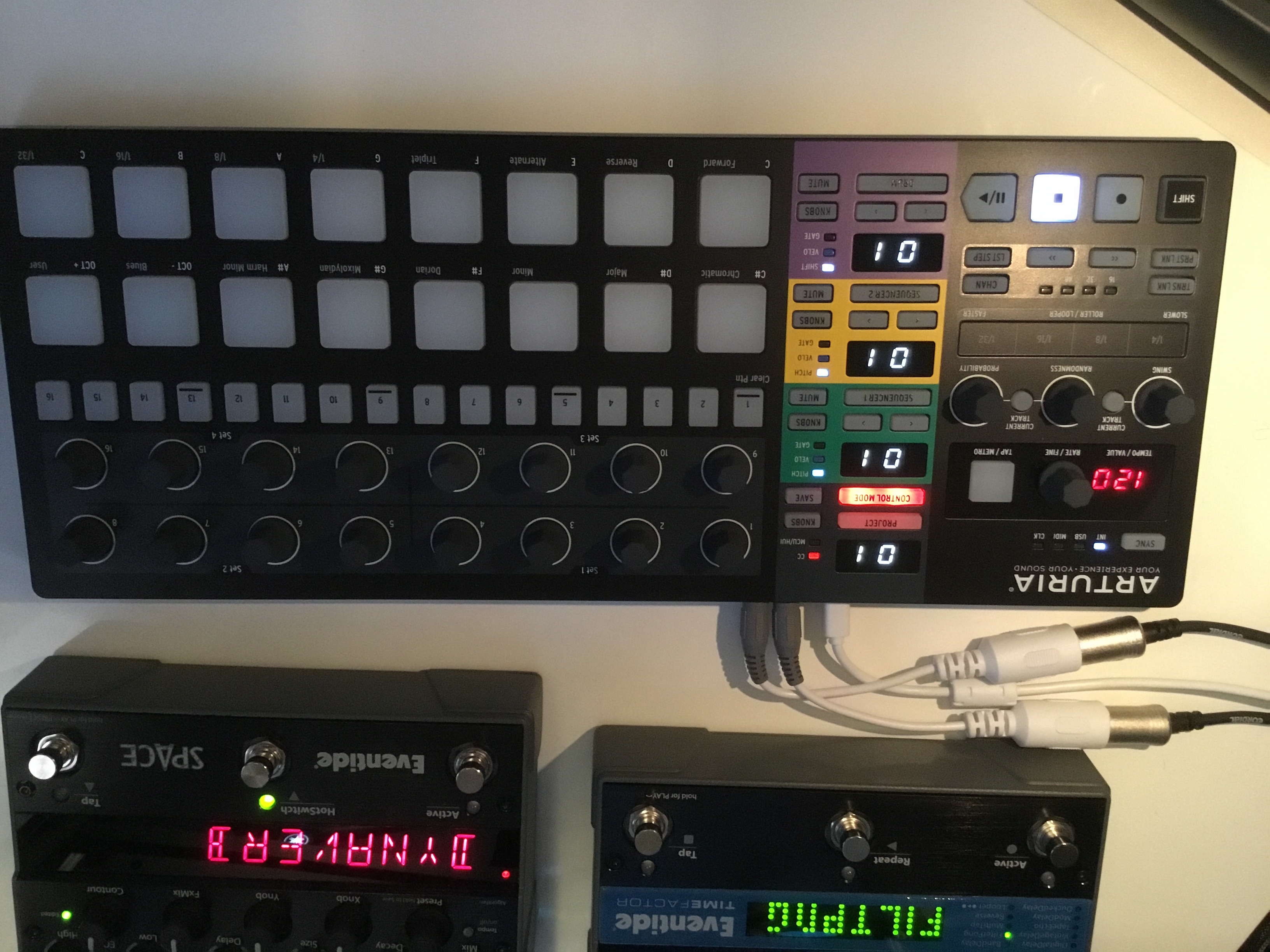 BEATSTEP PRO BLACK EDITION Arturia BeatStep Pro Black Edition 