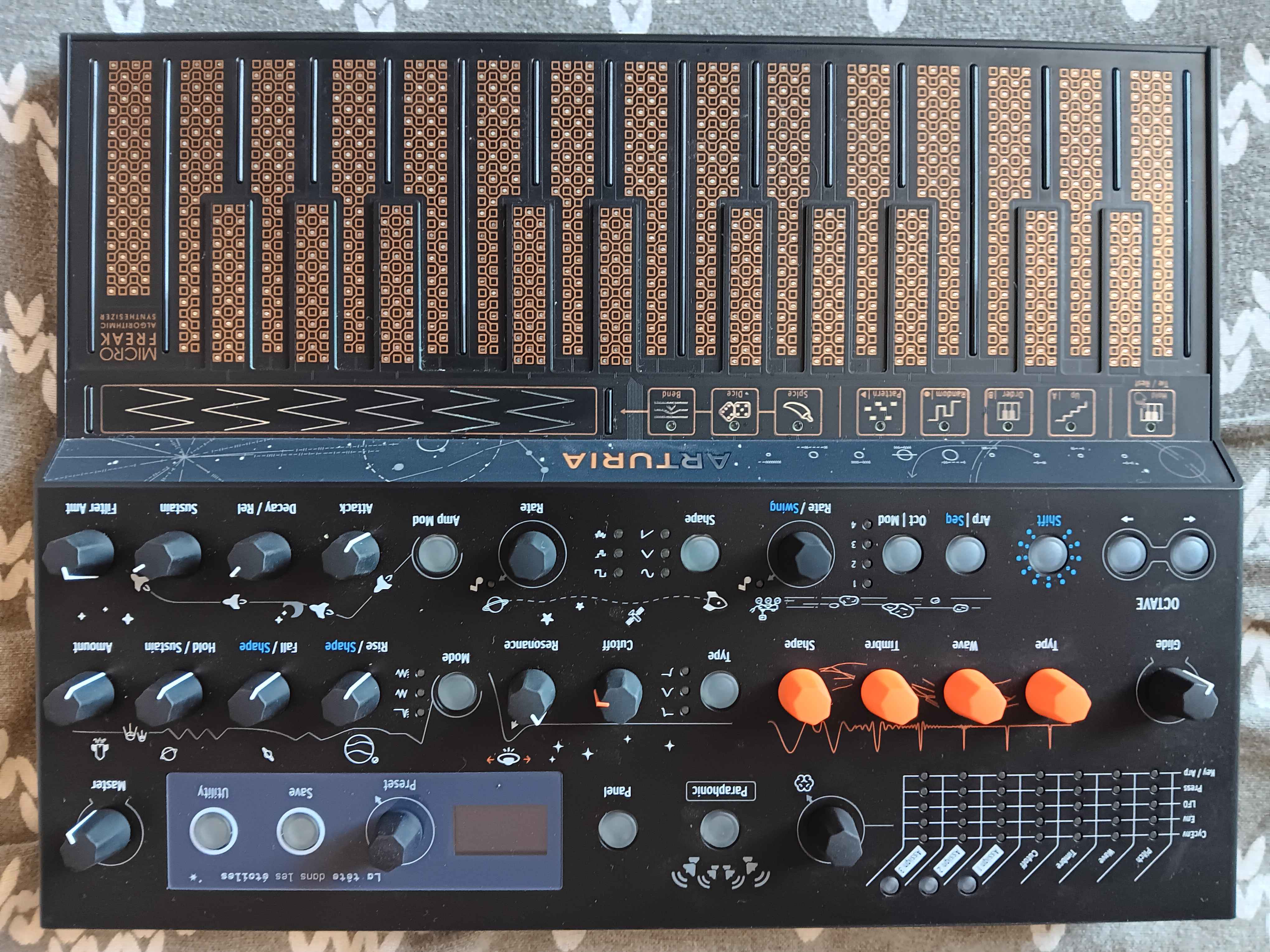 vends-arturia-microfreak-stellar-limited-edition-aquitaine-audiofanzine