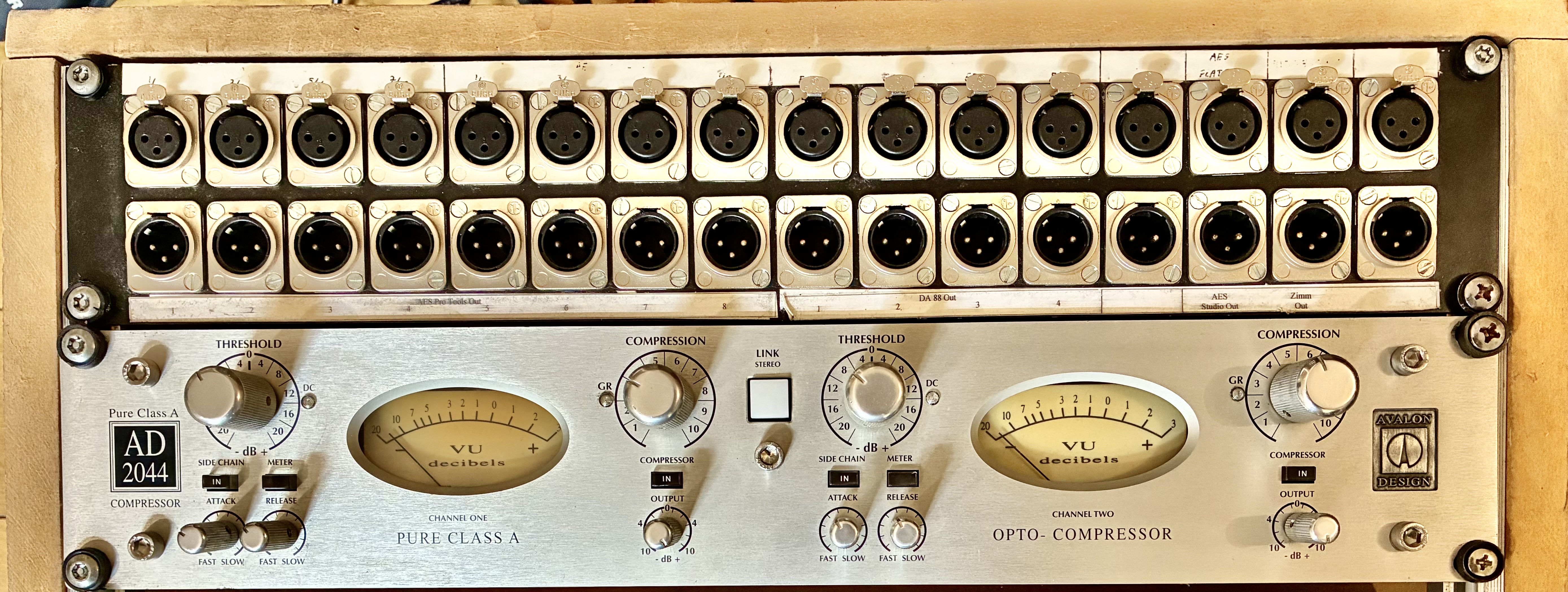 AD2044 - Avalon AD2044 - Audiofanzine AD2044 - Avalon AD2044 - Audiofanzine