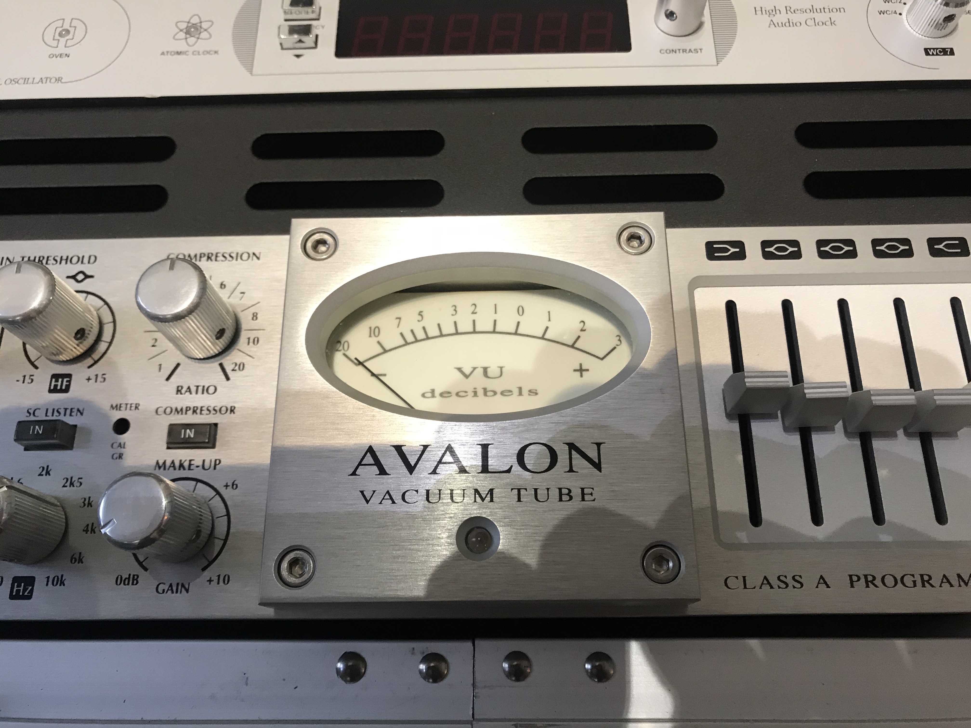 VT747sp Avalon Lorraine Audiofanzine