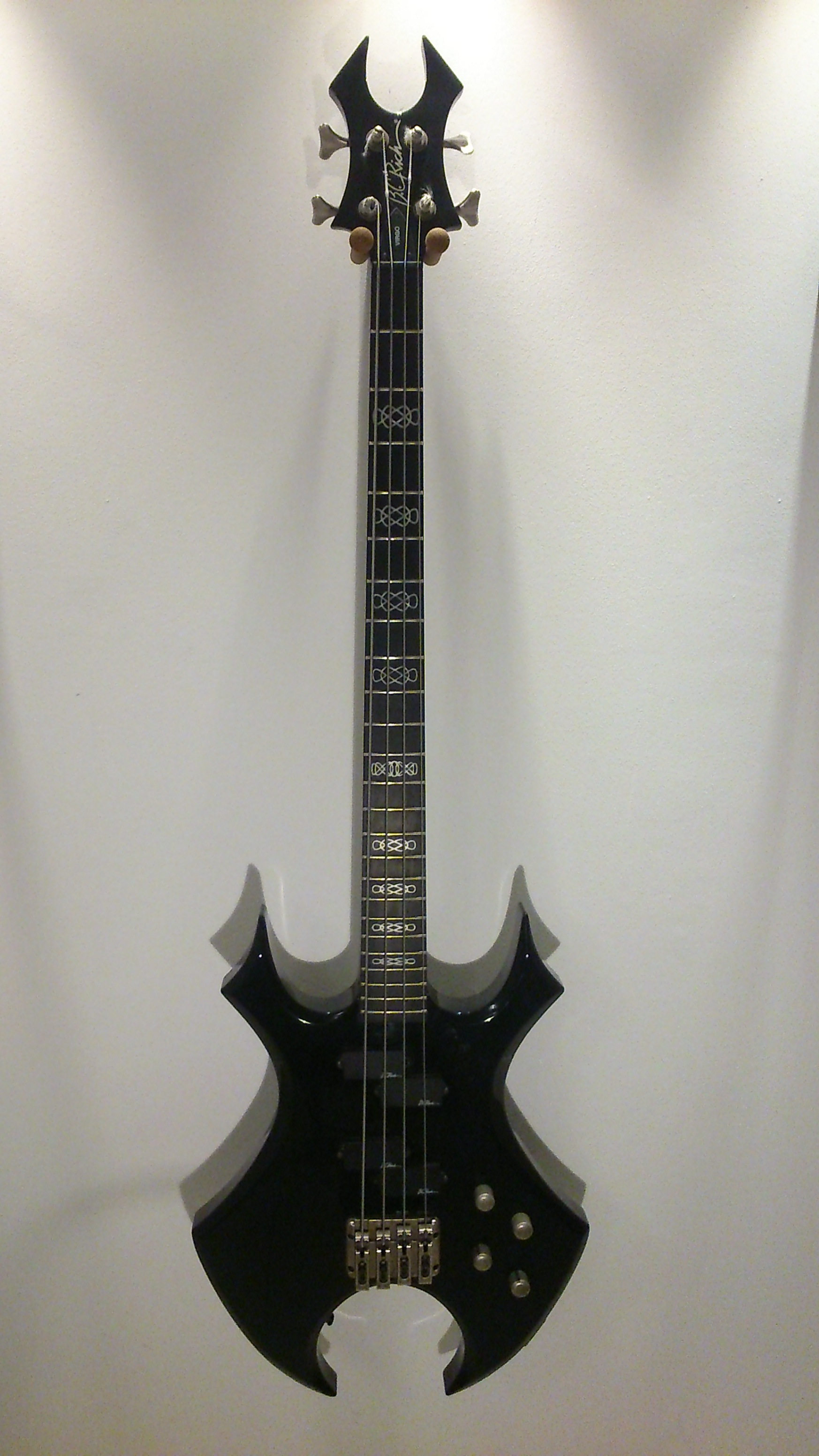Photo B.C. Rich Virgo Vintage Celtic Bass Onyx B.C. Rich Virgo