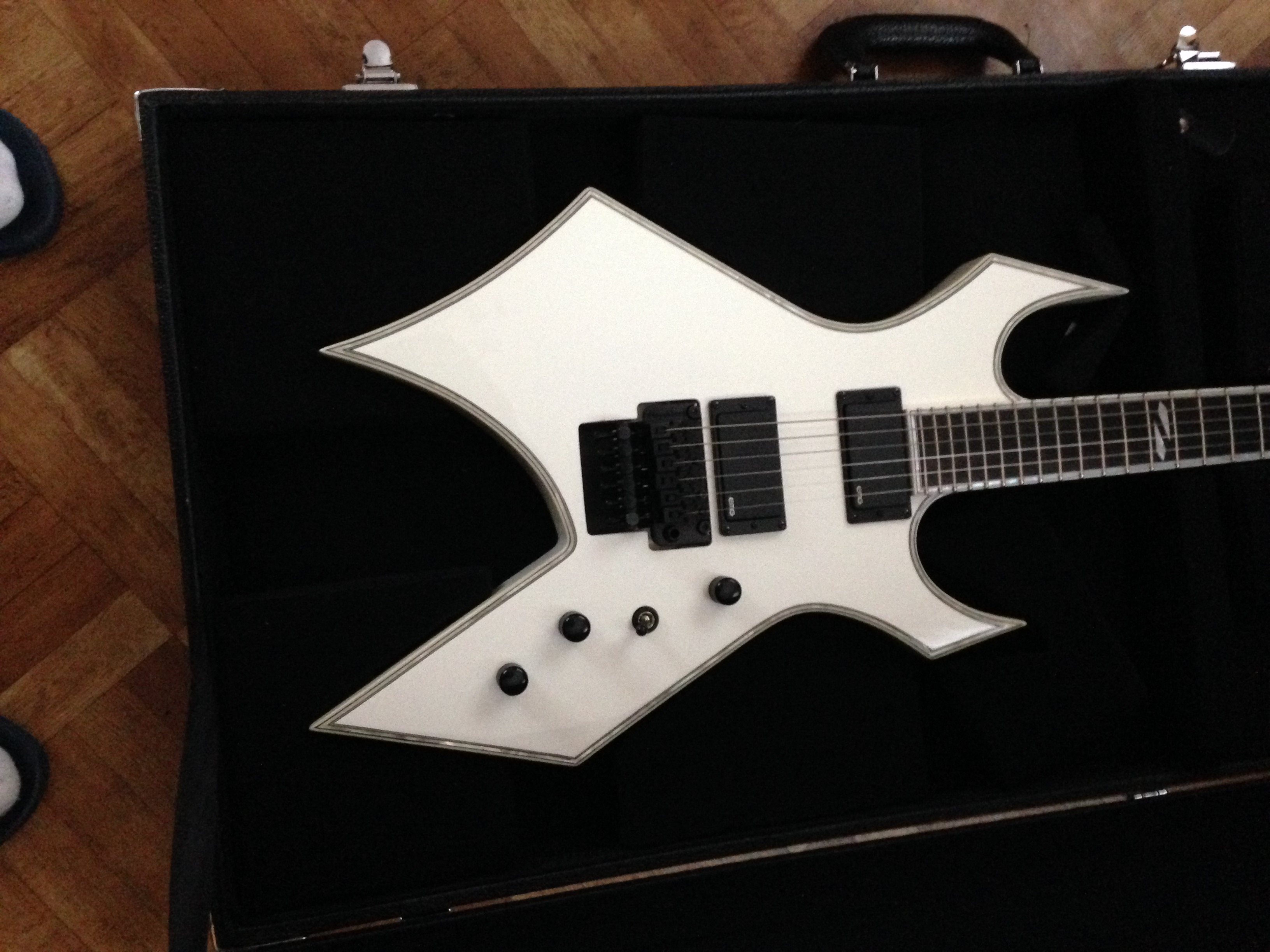 Photo B.C. Rich Warlock NJ Deluxe - Onyx : B.C. Rich Warlock NJ Deluxe ...