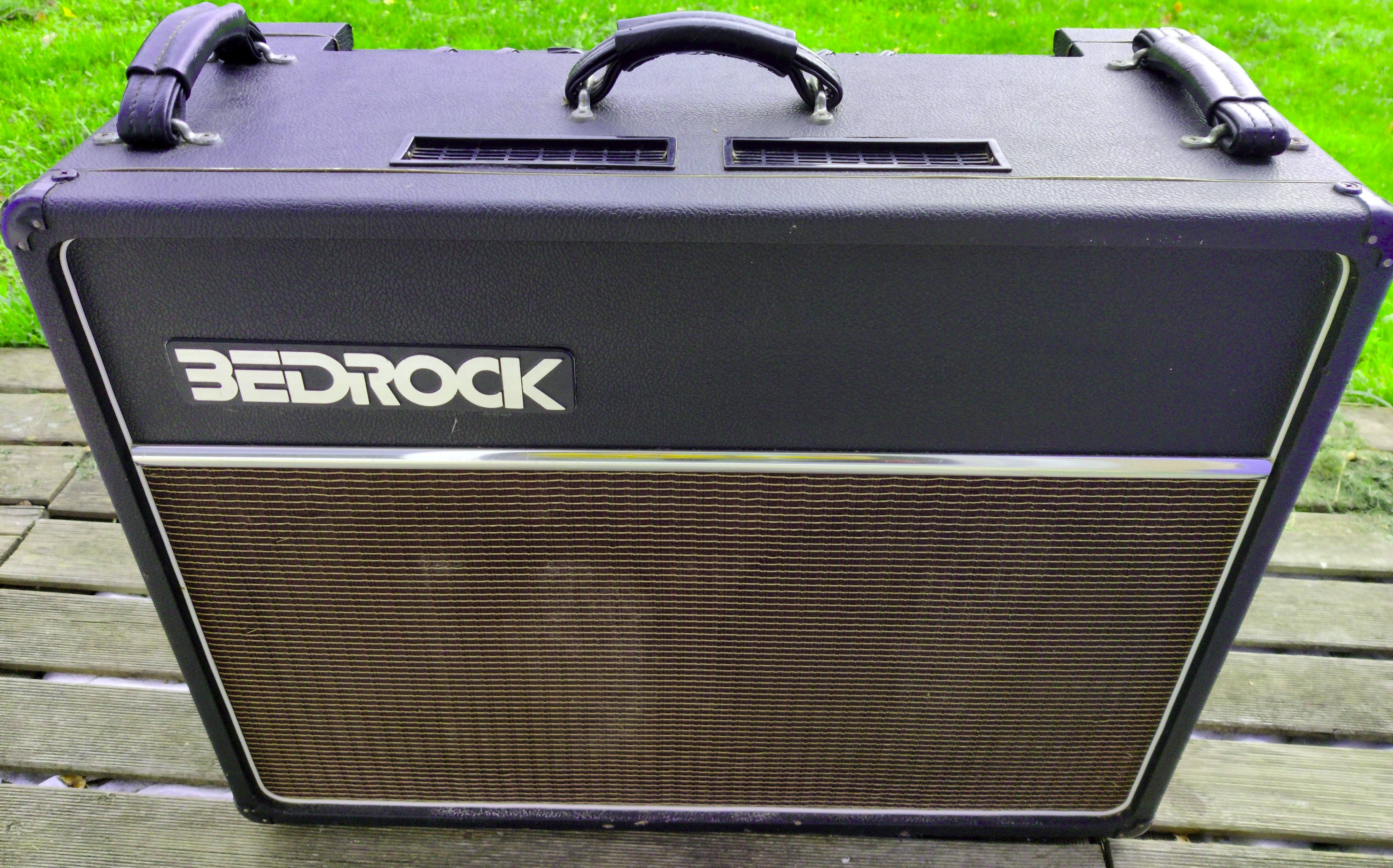 ギターアンプ BEDROCK BC-50 2X12 50w ブティックアンプ-