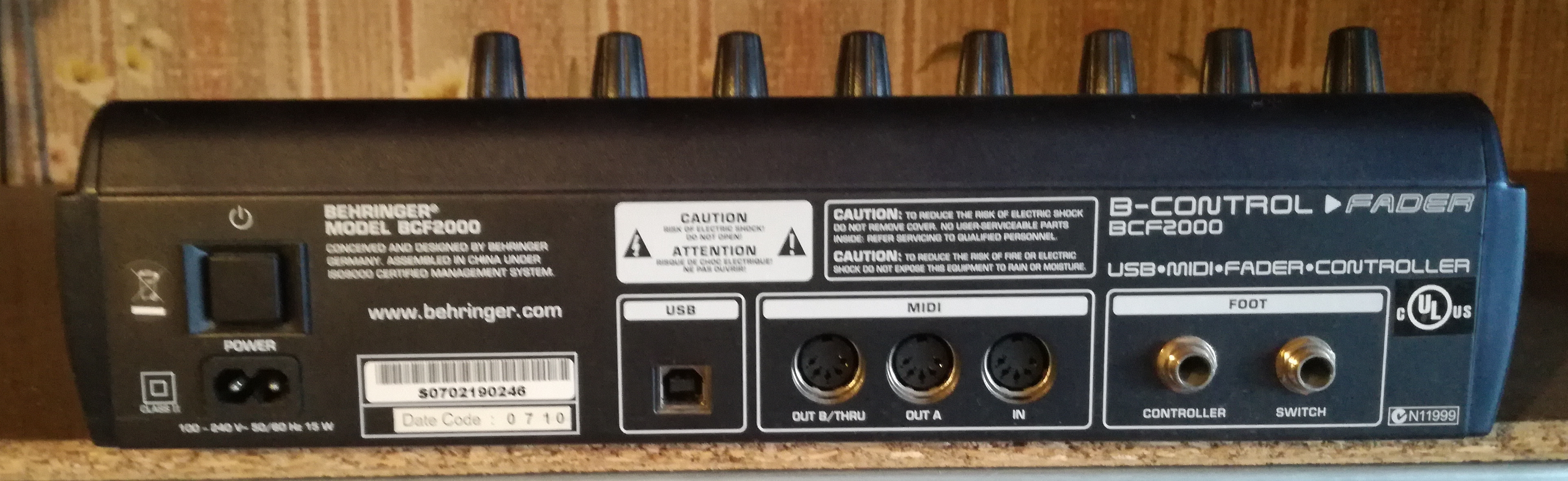 B-CONTROL FADER BCF2000 - Behringer B-Control Fader BCF2000 - Audiofanzine