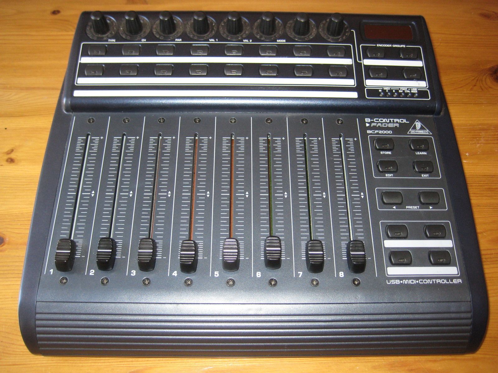Behringer B-Control Fader BCF2000-WH image (#210742) - Audiofanzine