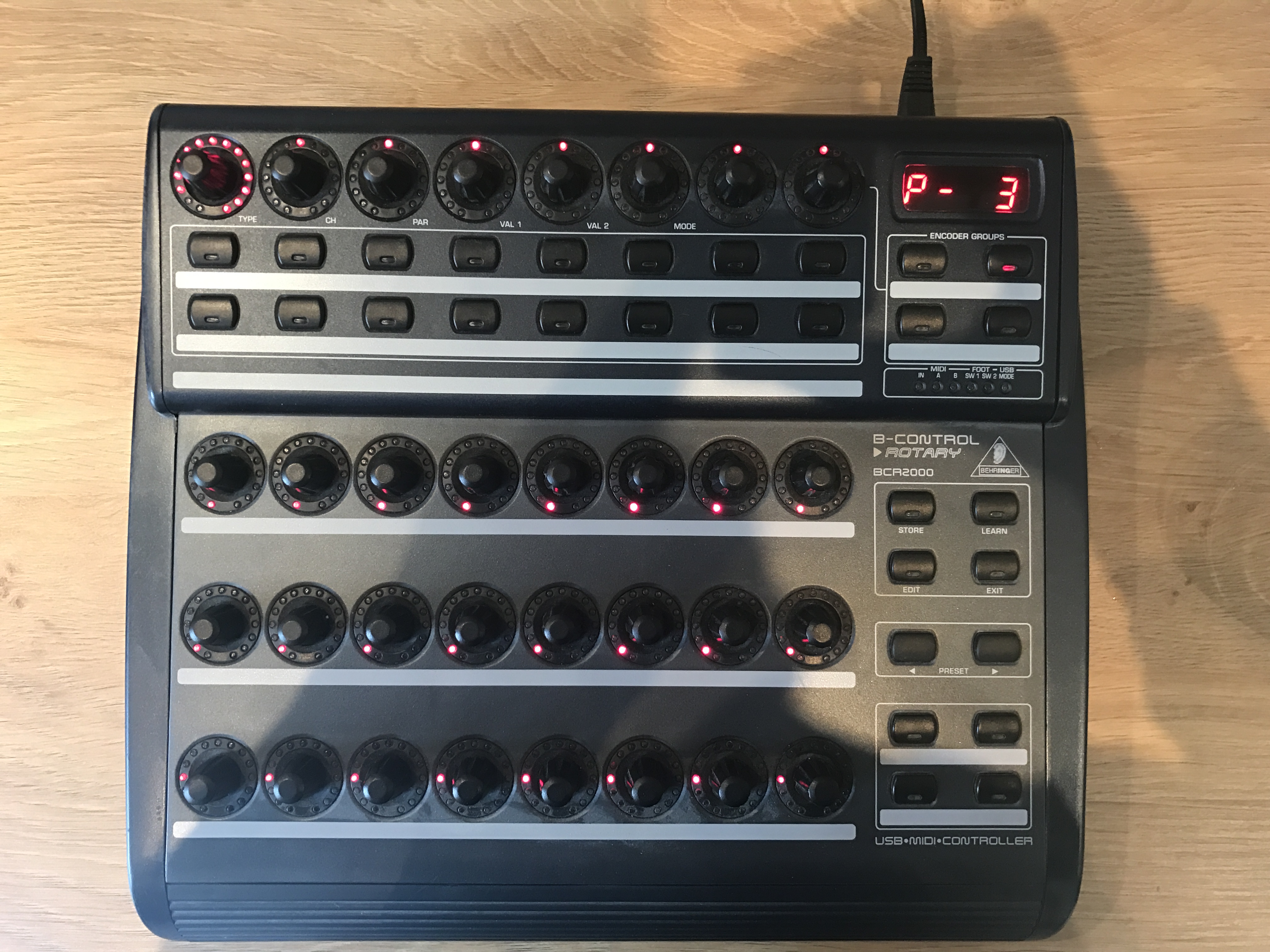 Photo Behringer B-Control Rotary BCR2000 : Behringer B-Control Rotary ...