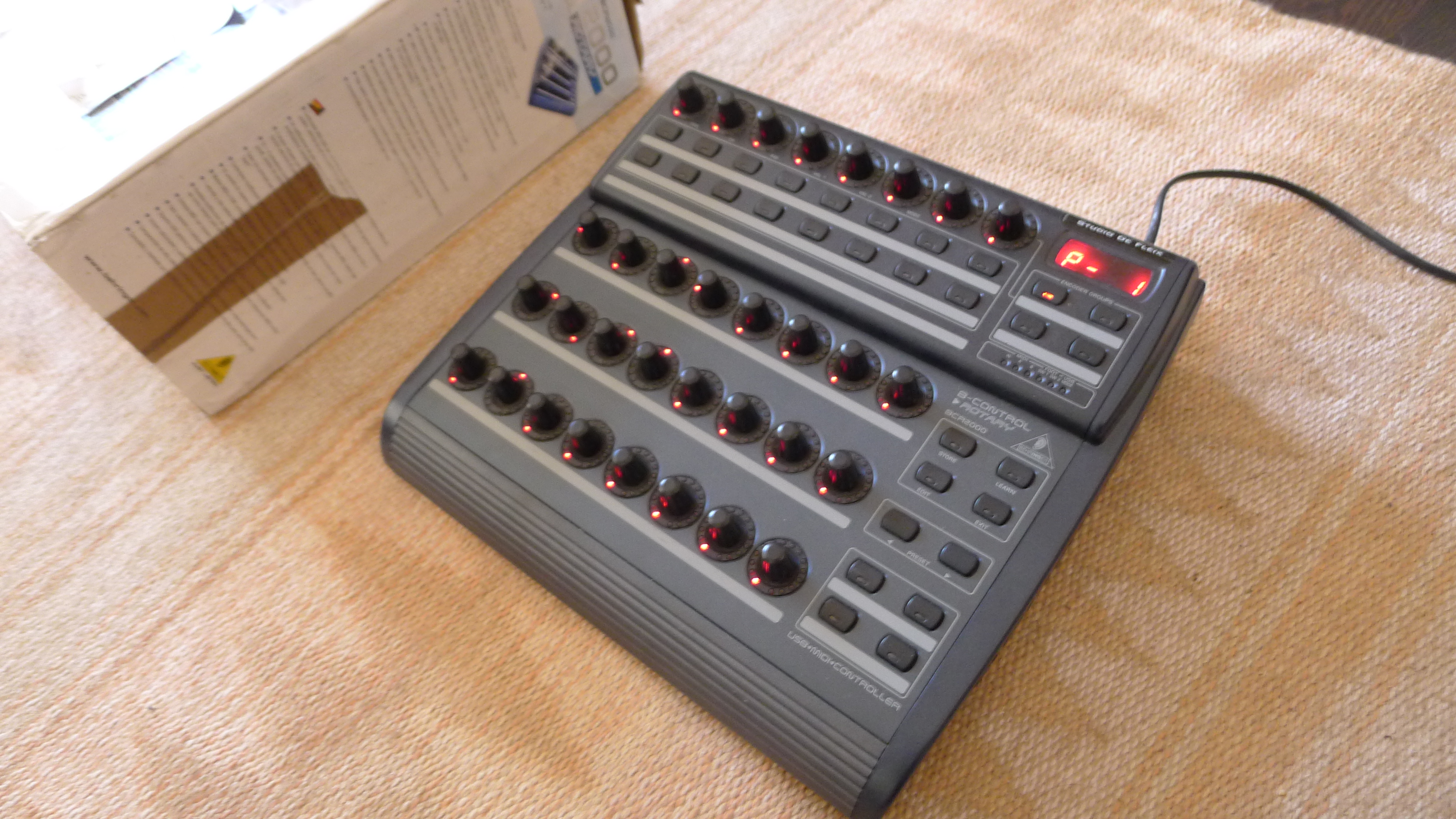 B-CONTROL ROTARY BCR2000 - Behringer B-Control Rotary BCR2000 ...