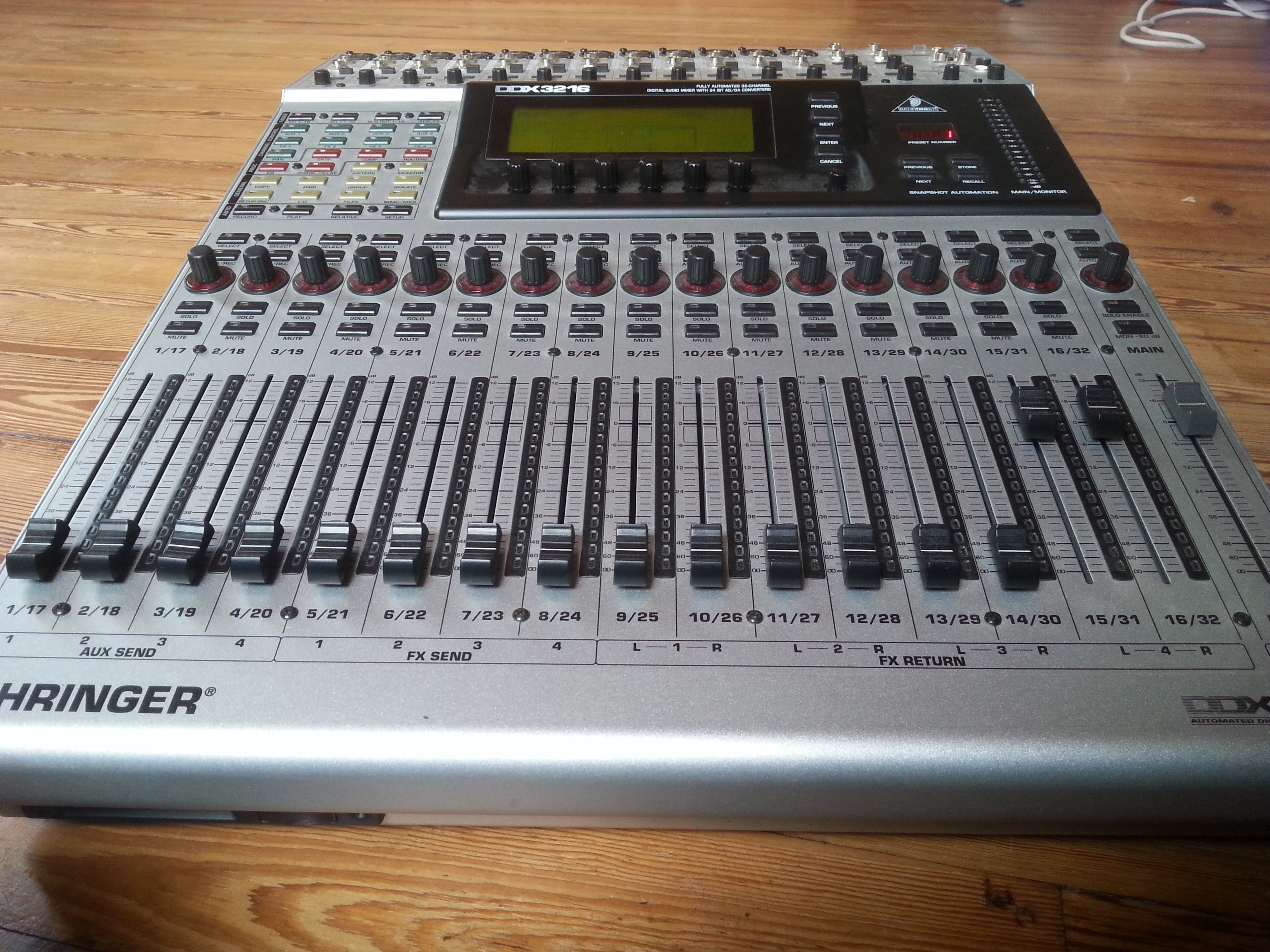 DDX3216 Behringer DDX3216 Audiofanzine