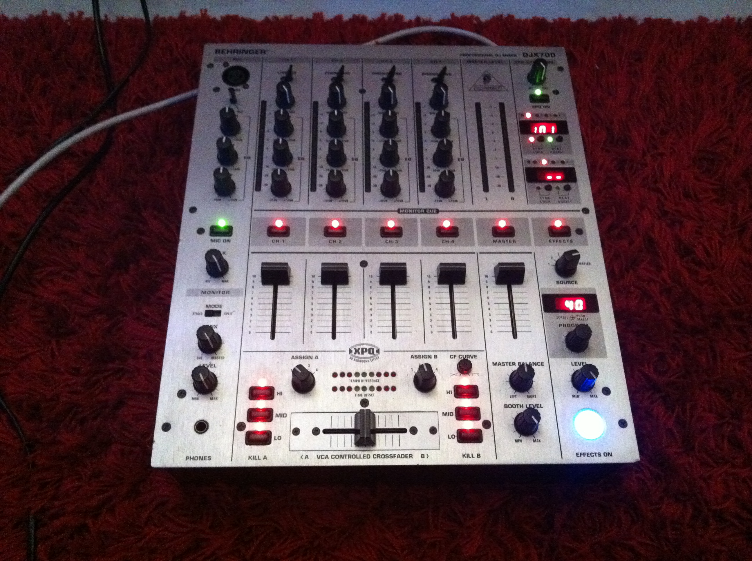 Photo Behringer DJX700 : Behringer DJX700 (56488) (#541044) - Audiofanzine