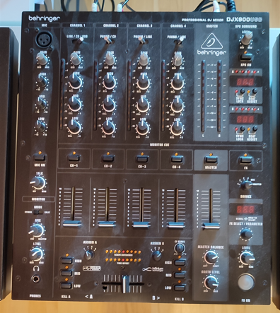 DJX 750 : Table de Mixage DJ Behringer 