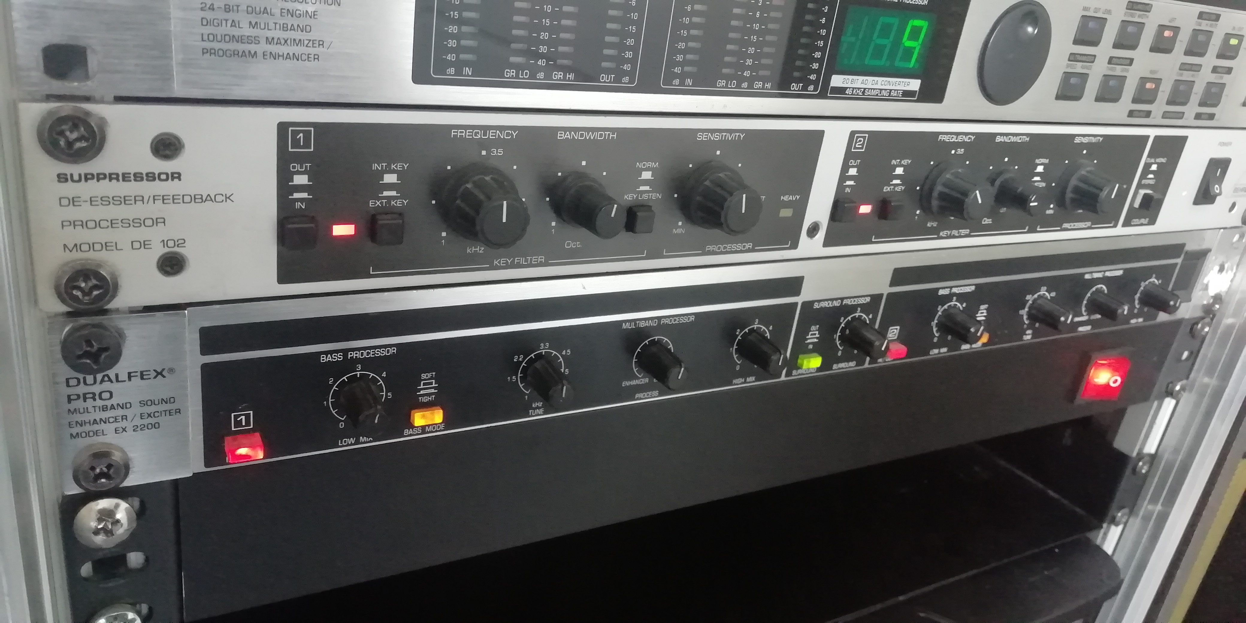 DualFex Pro EX2200 - Behringer DualFex Pro EX2200 - Audiofanzine