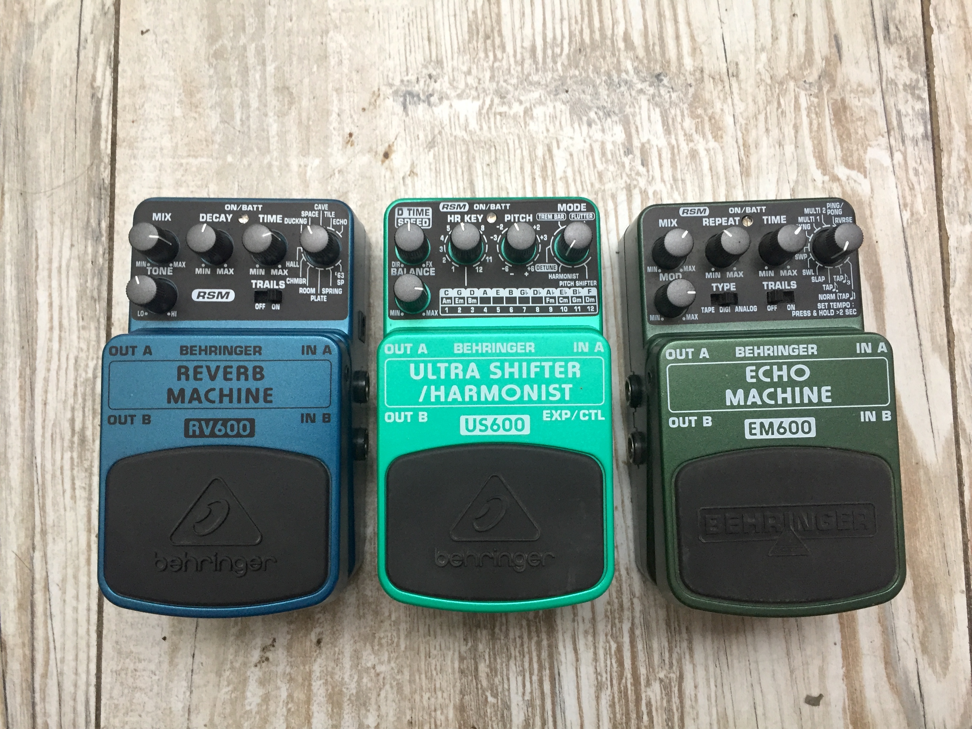 Echo Machine EM600 Behringer Echo Machine EM600 Audiofanzine