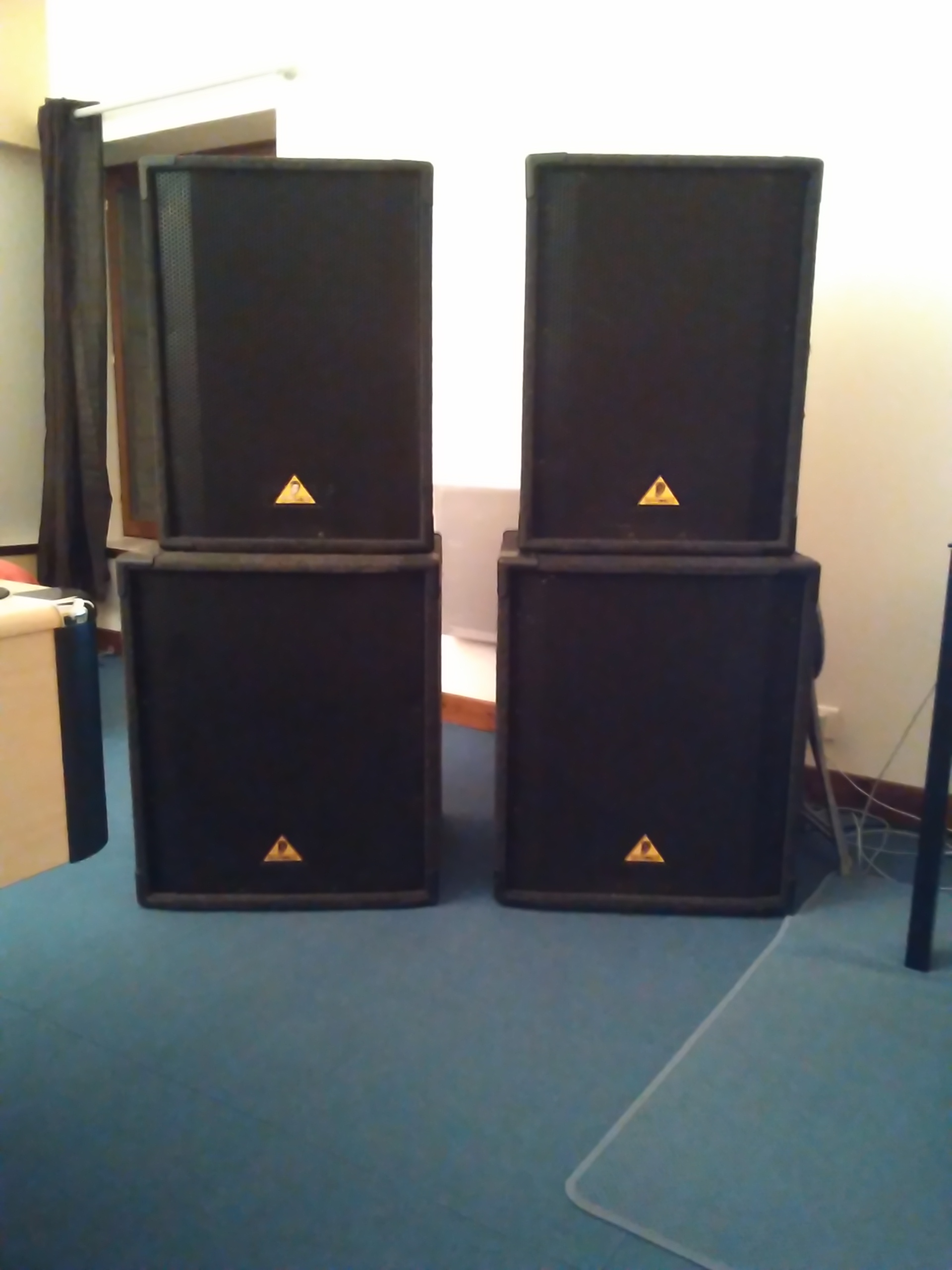 EP4000 Behringer EP4000 Audiofanzine