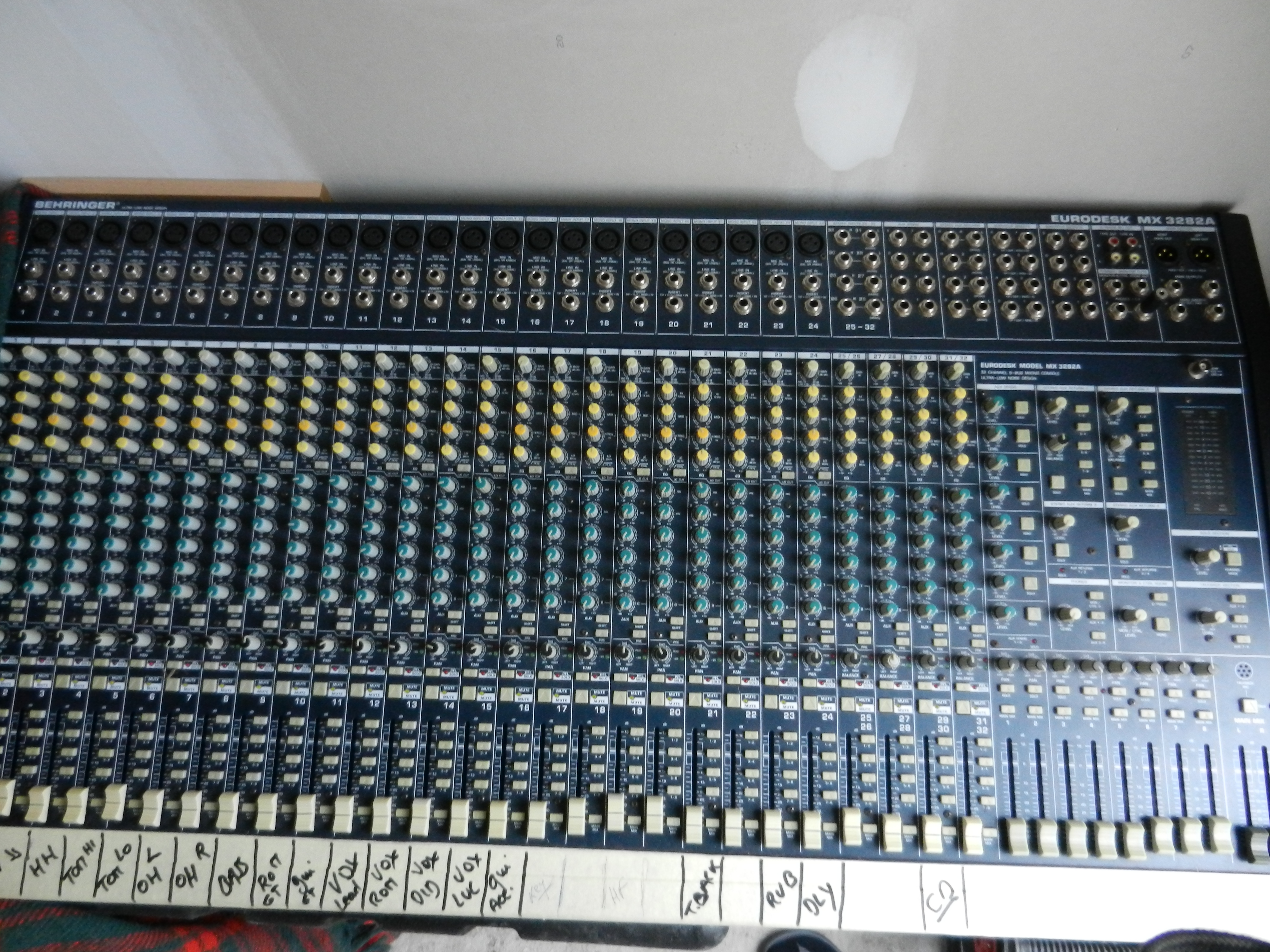 behringer eurodesk mx3282a image 470094 audiofanzine behringer eurodesk mx3282a image 470094 audiofanzine