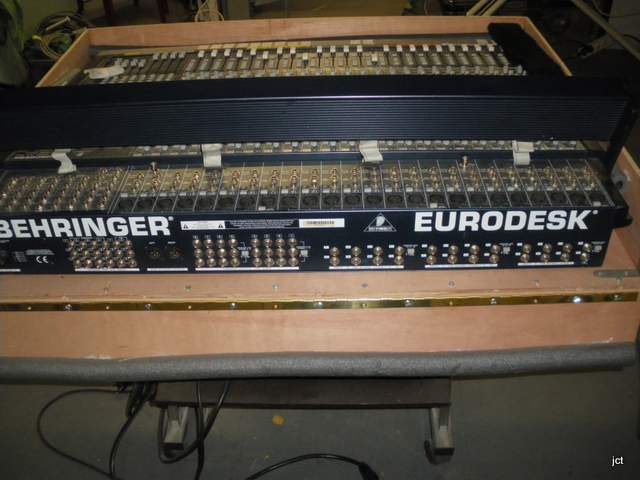 behringer mx8000 eurodesk console