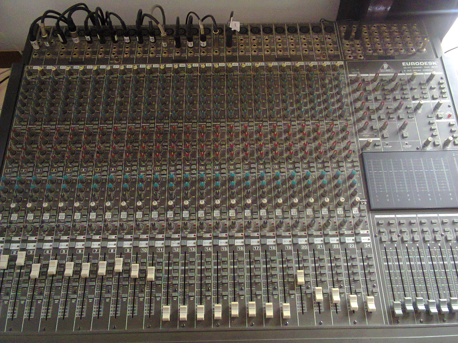 behringer mx8000 mixer