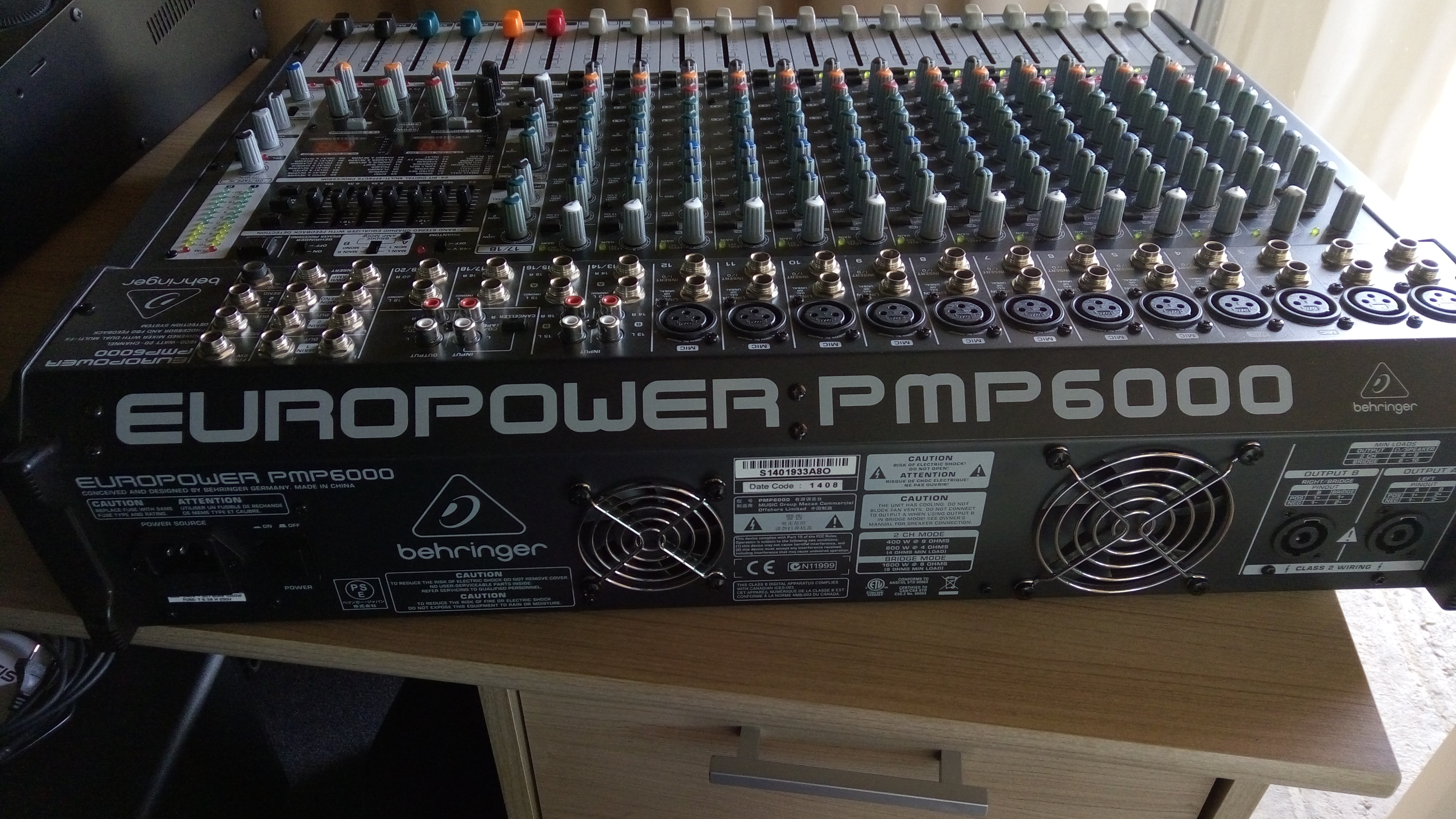 Espace Music - Table de mixage amplifiée BEHRINGER PMP6000