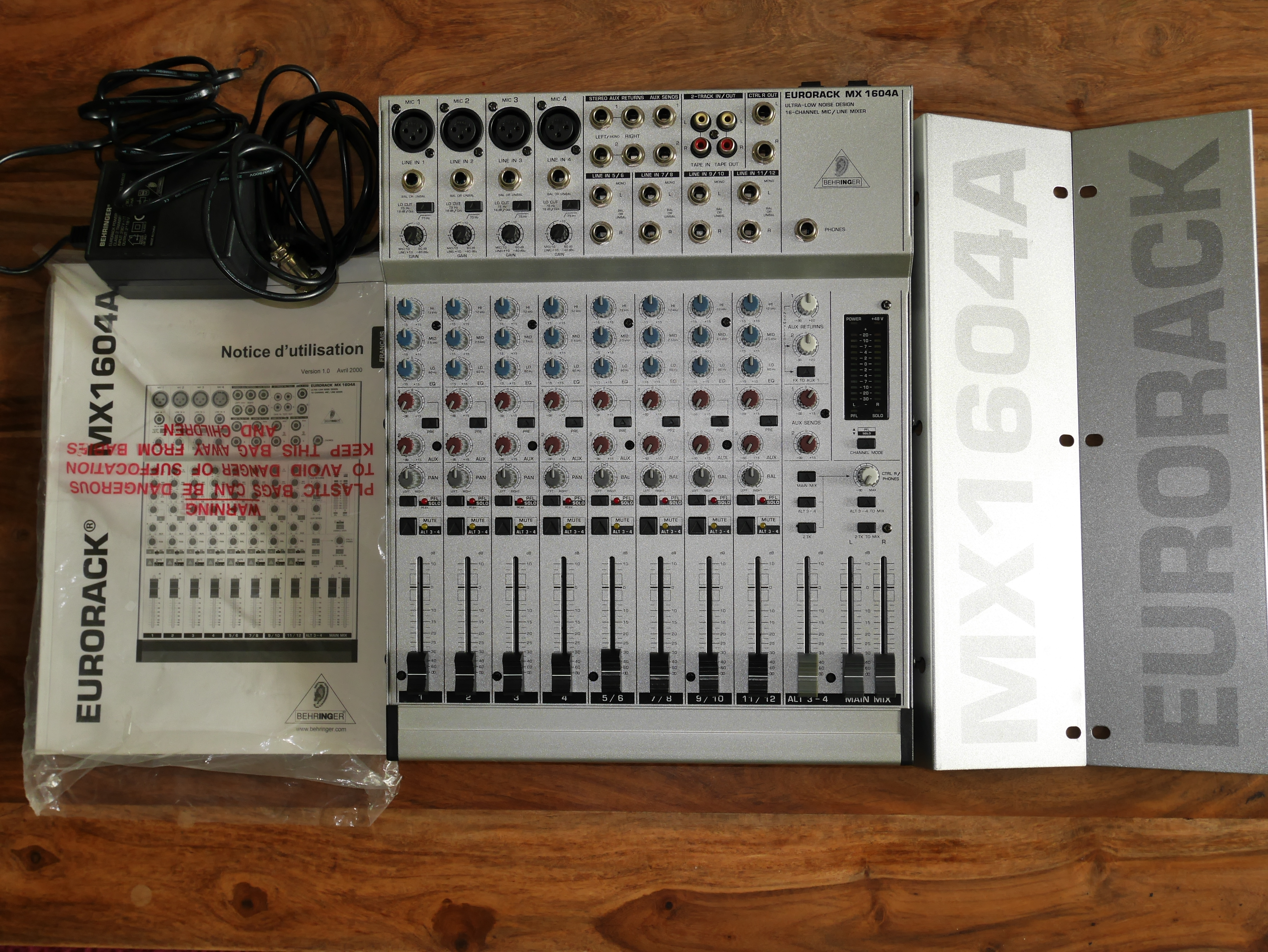 Photo Behringer Eurorack MX1604A Behringer Eurorack MX1604A (36395