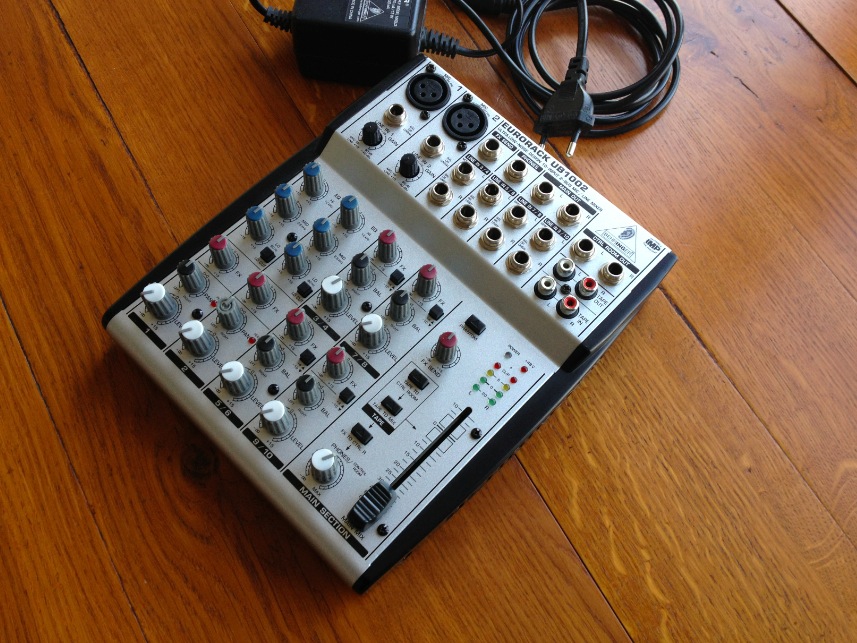 EURORACK UB1002 Behringer Eurorack UB1002 Audiofanzine