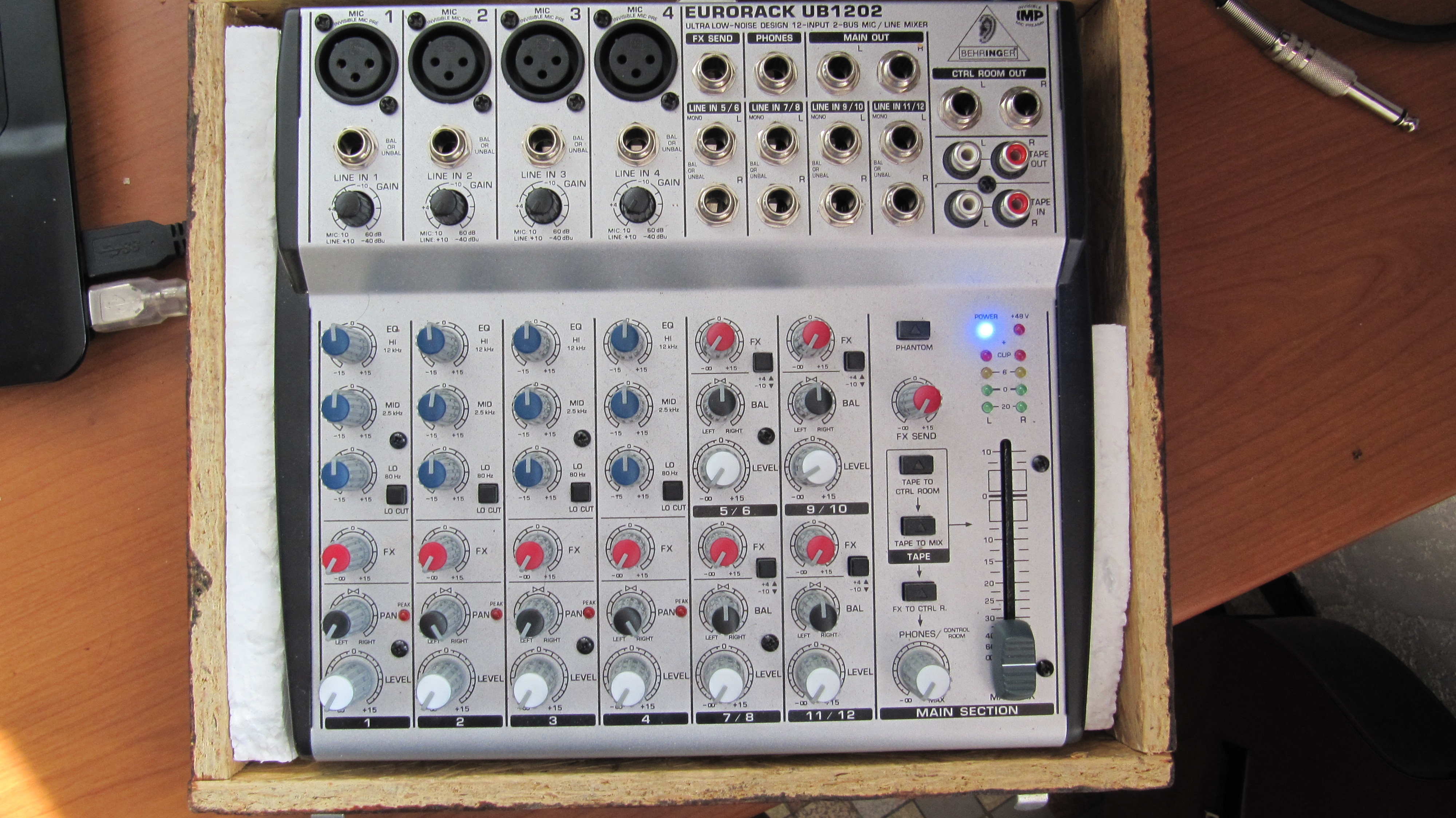 Behringer Eurorack UB1202 image (612988) Audiofanzine
