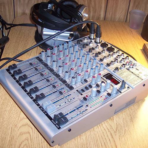 Behringer Eurorack UB1204FX-Pro image (#203427) - Audiofanzine