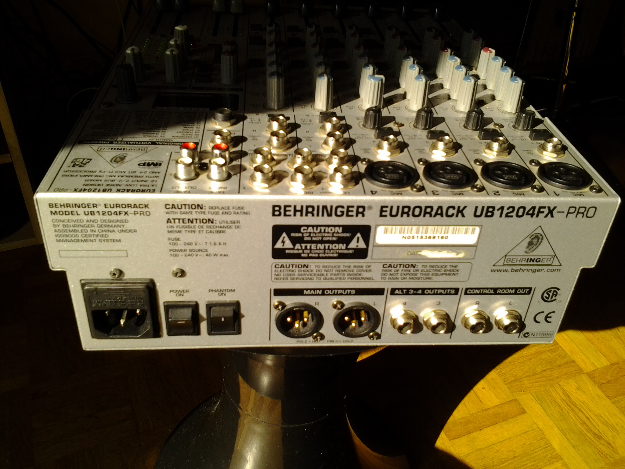 Behringer Eurorack UB1204FX-Pro image (#921172) - Audiofanzine