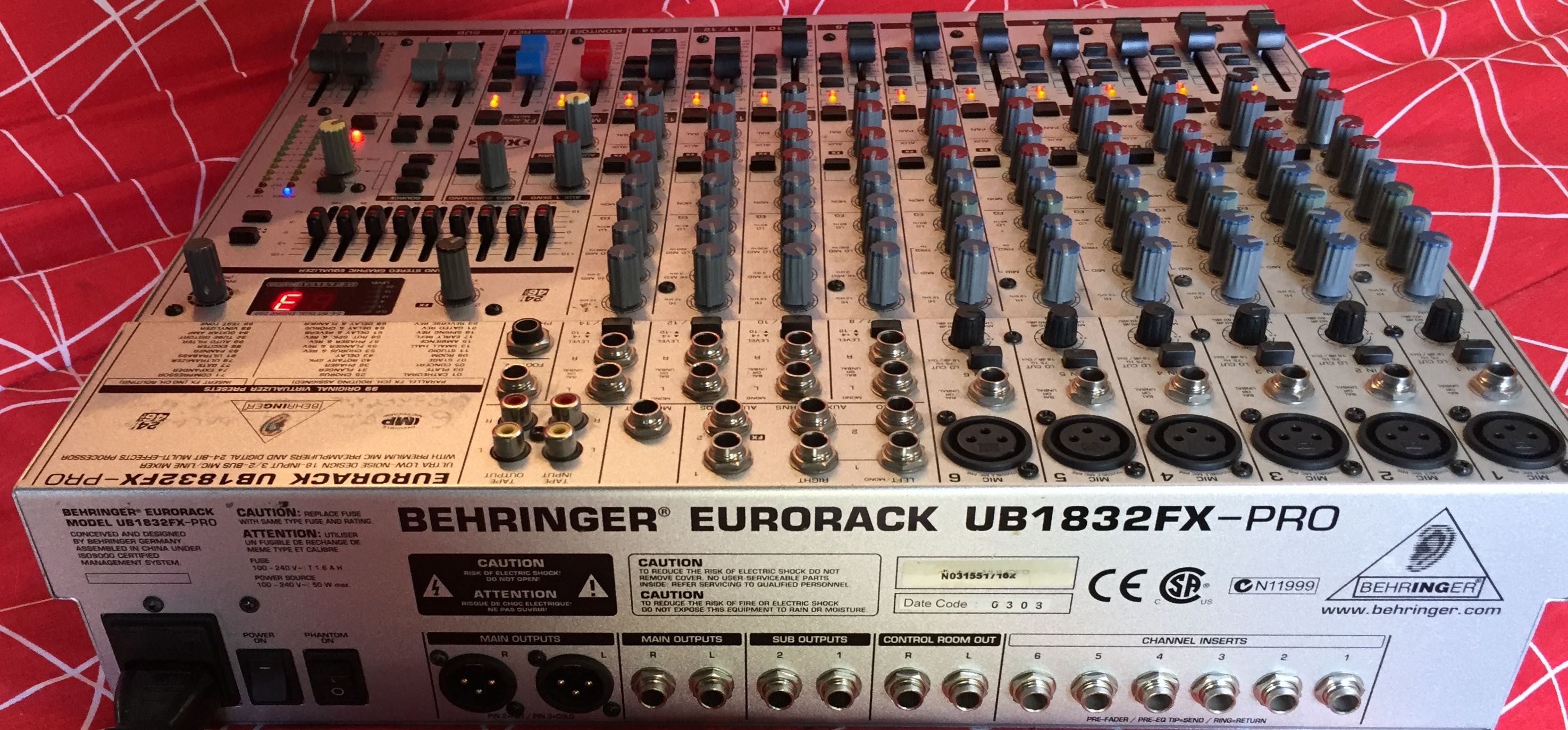 Eurorack UB1832FX-Pro - Behringer Eurorack UB1832FX-Pro - Audiofanzine