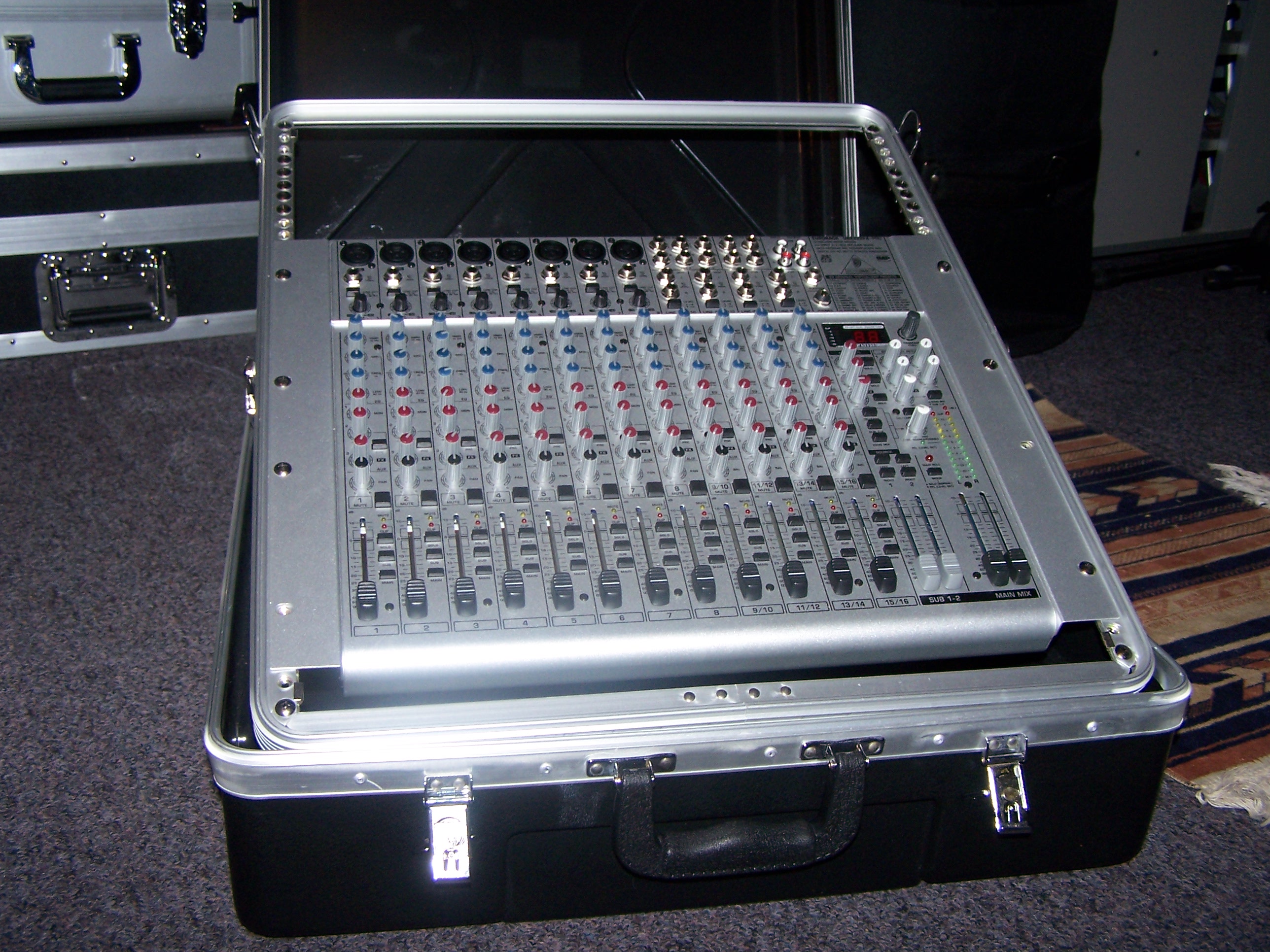 Behringer Eurorack UB2222FXPro image (292540) Audiofanzine