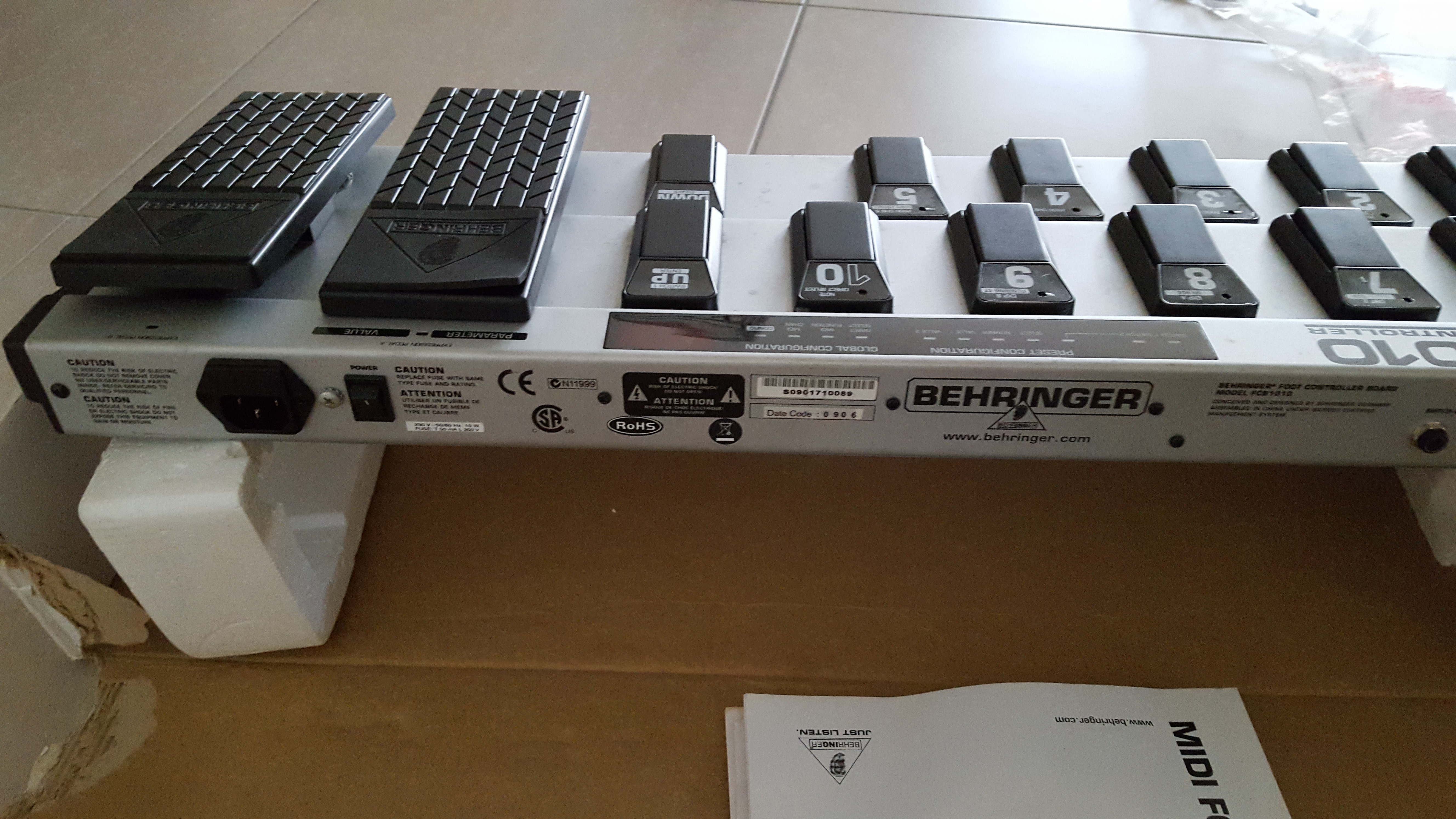 Behringer FCB1010 Midi Foot Controller image (1668834) Audiofanzine