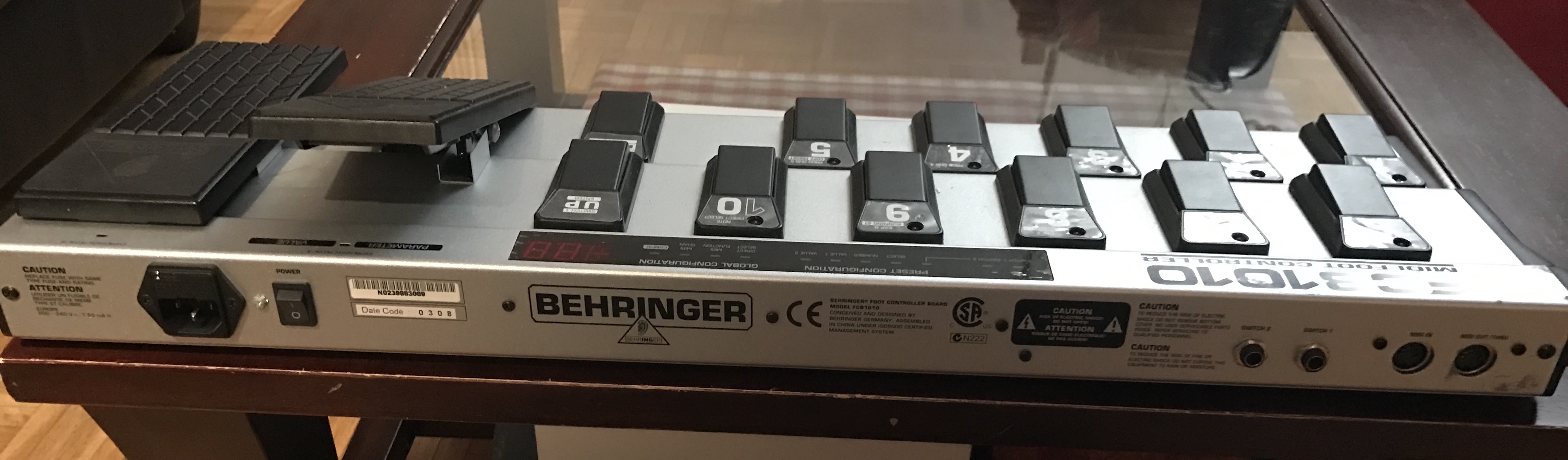 Photo Behringer FCB1010 Midi Foot Controller Behringer FCB1010 Midi