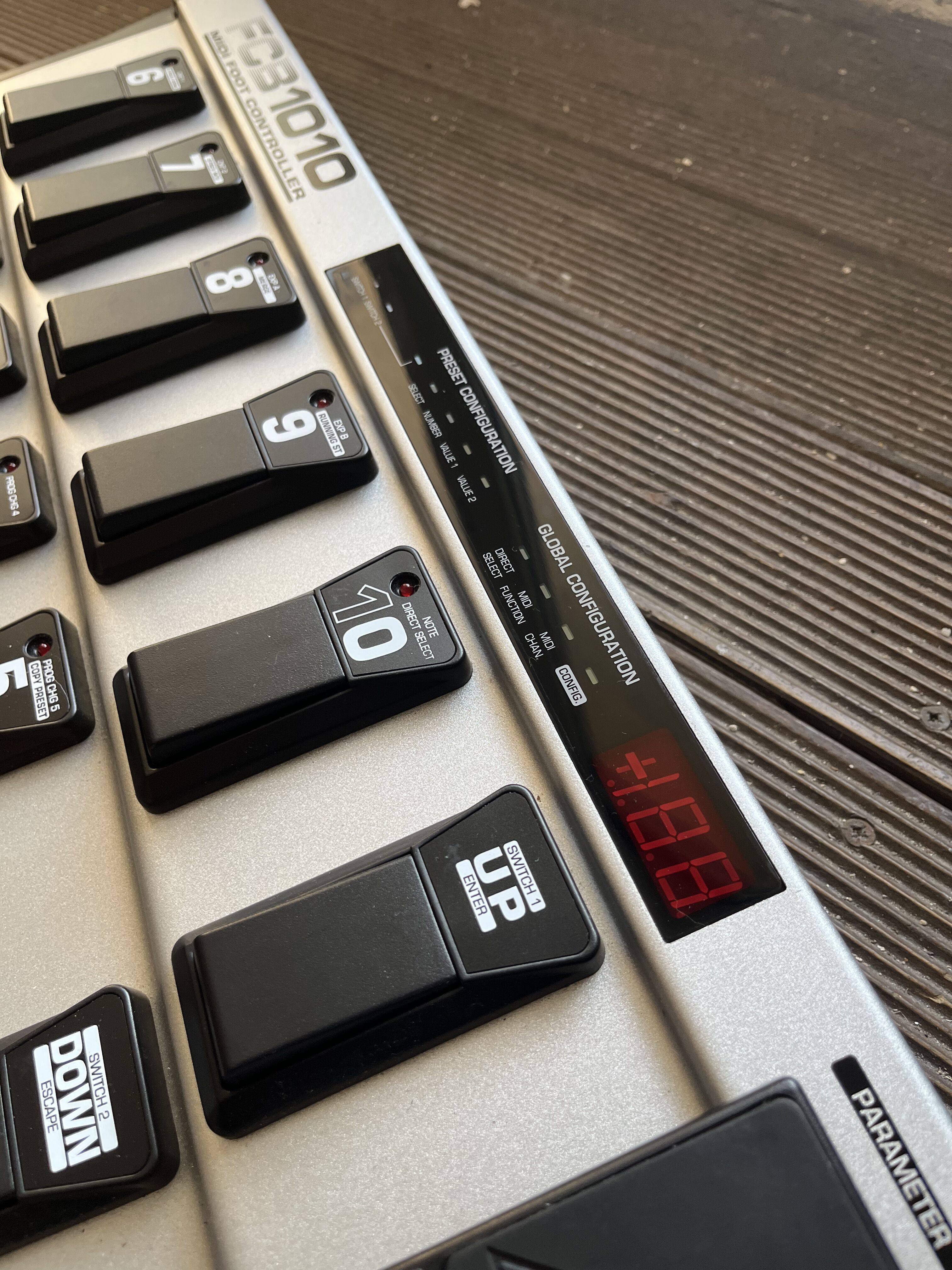 FCB1010 Midi Foot Controller Behringer - Audiofanzine